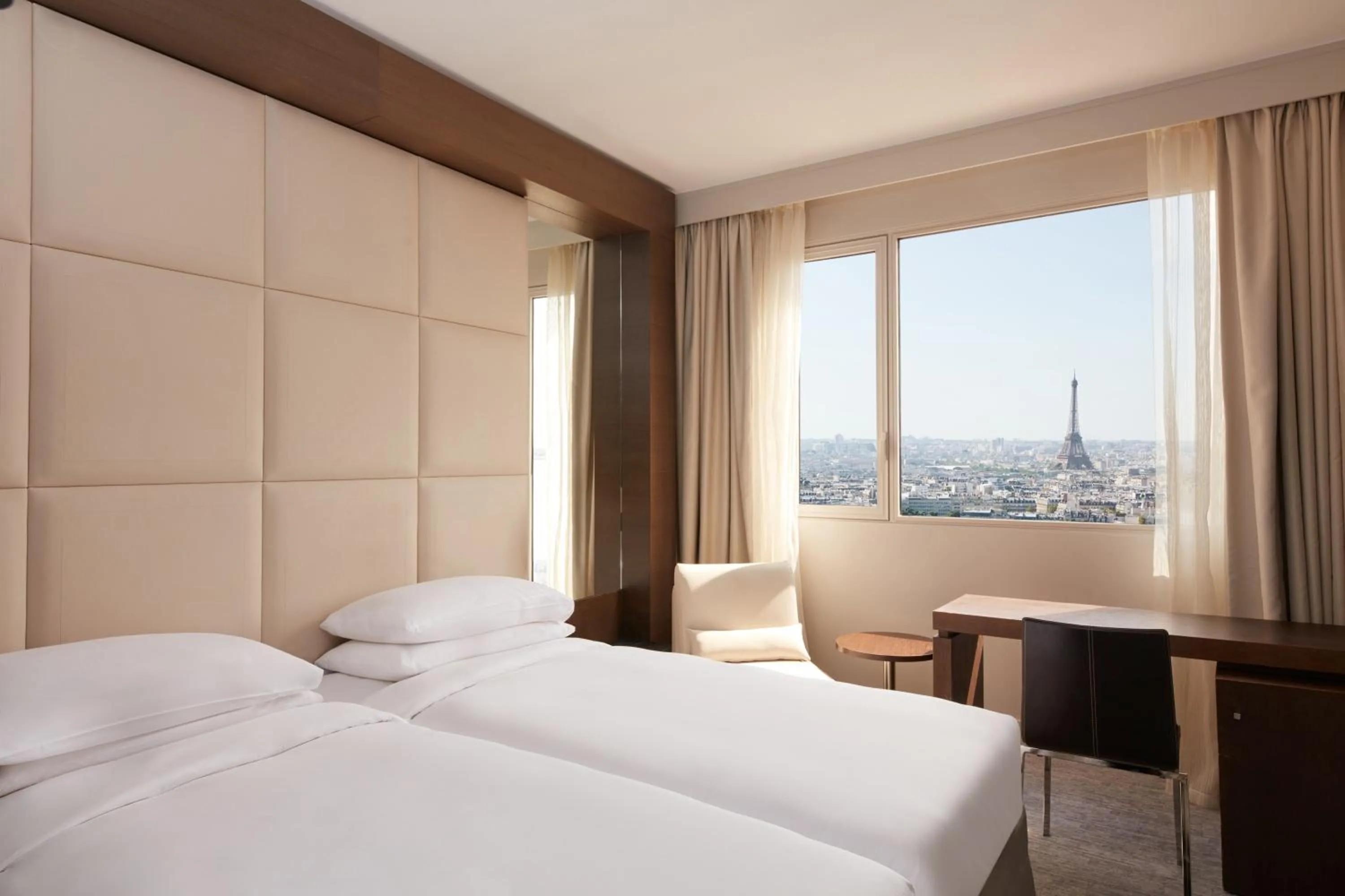 Bed in Hyatt Regency Paris Etoile