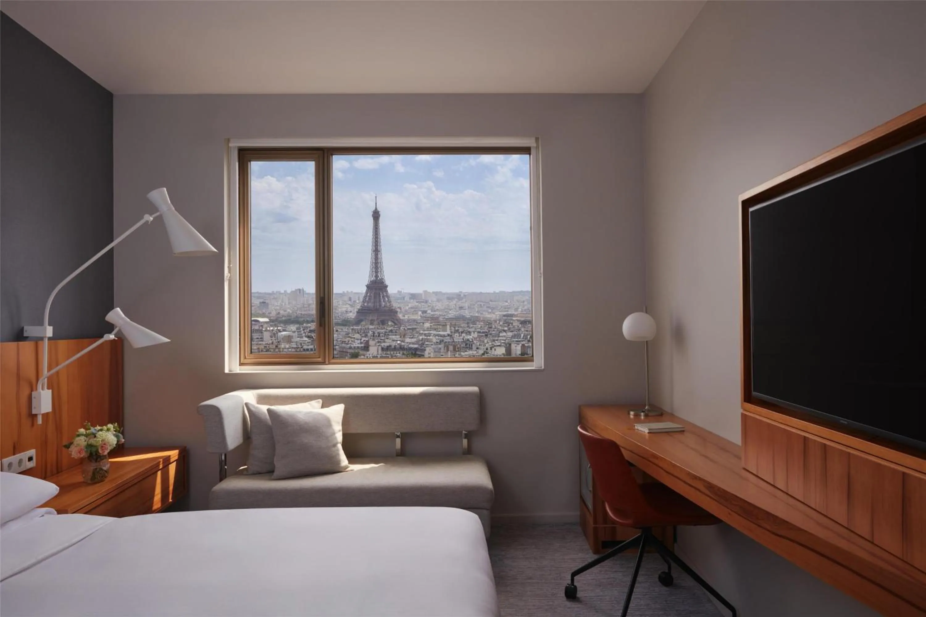 Bedroom, Bed in Hyatt Regency Paris Etoile