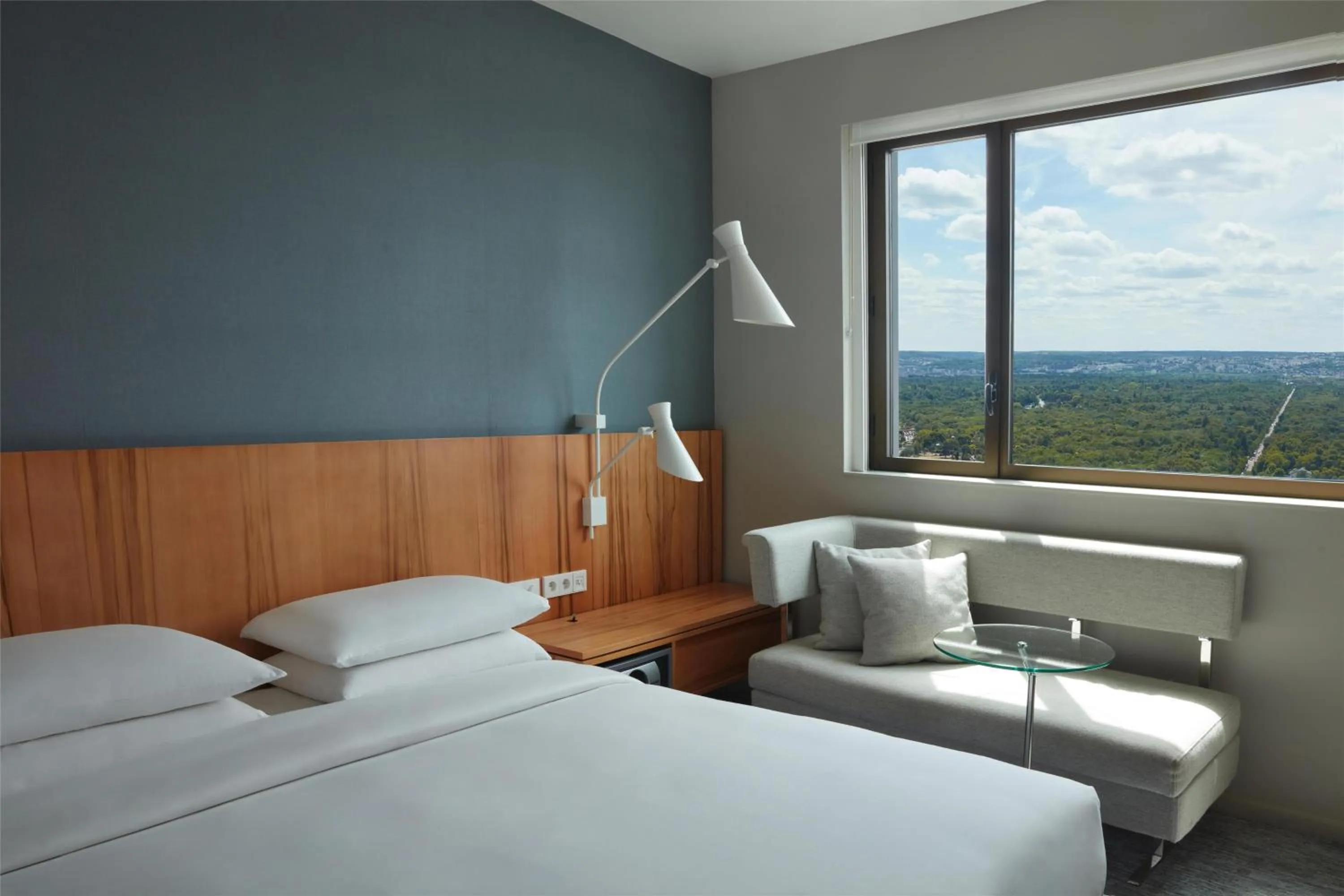 Bedroom, Bed in Hyatt Regency Paris Etoile