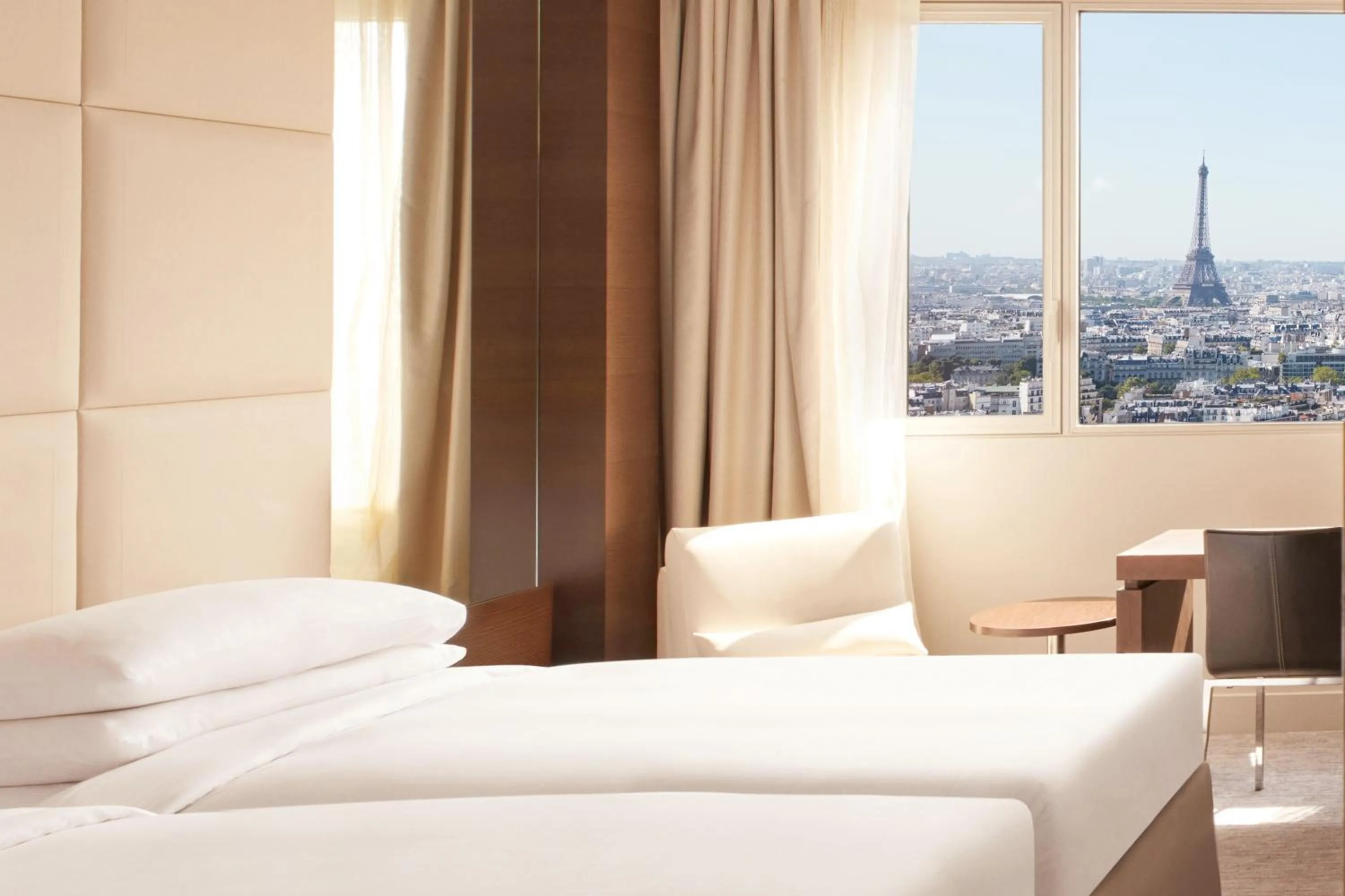 Bed in Hyatt Regency Paris Etoile