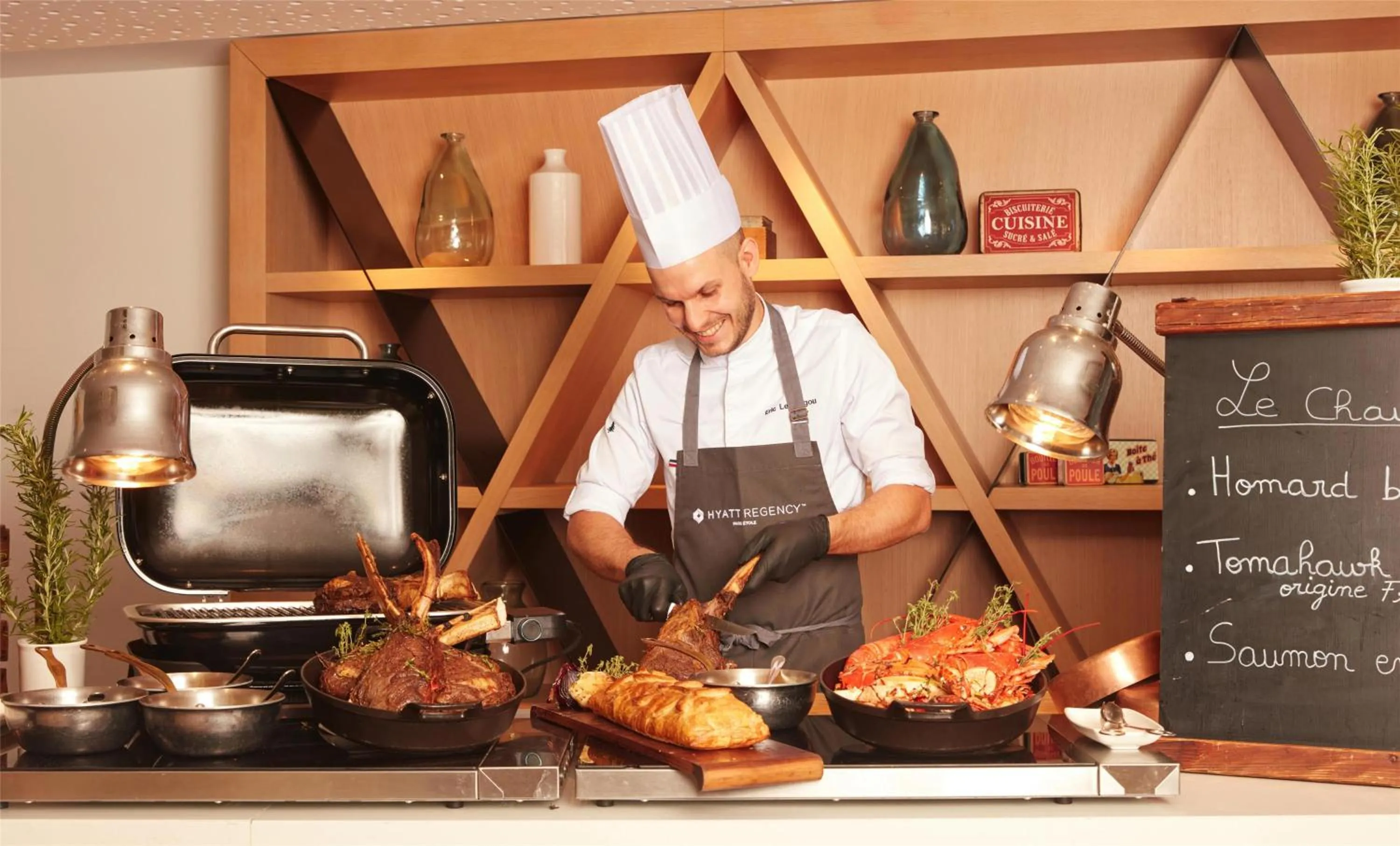 Restaurant/places to eat in Hyatt Regency Paris Etoile