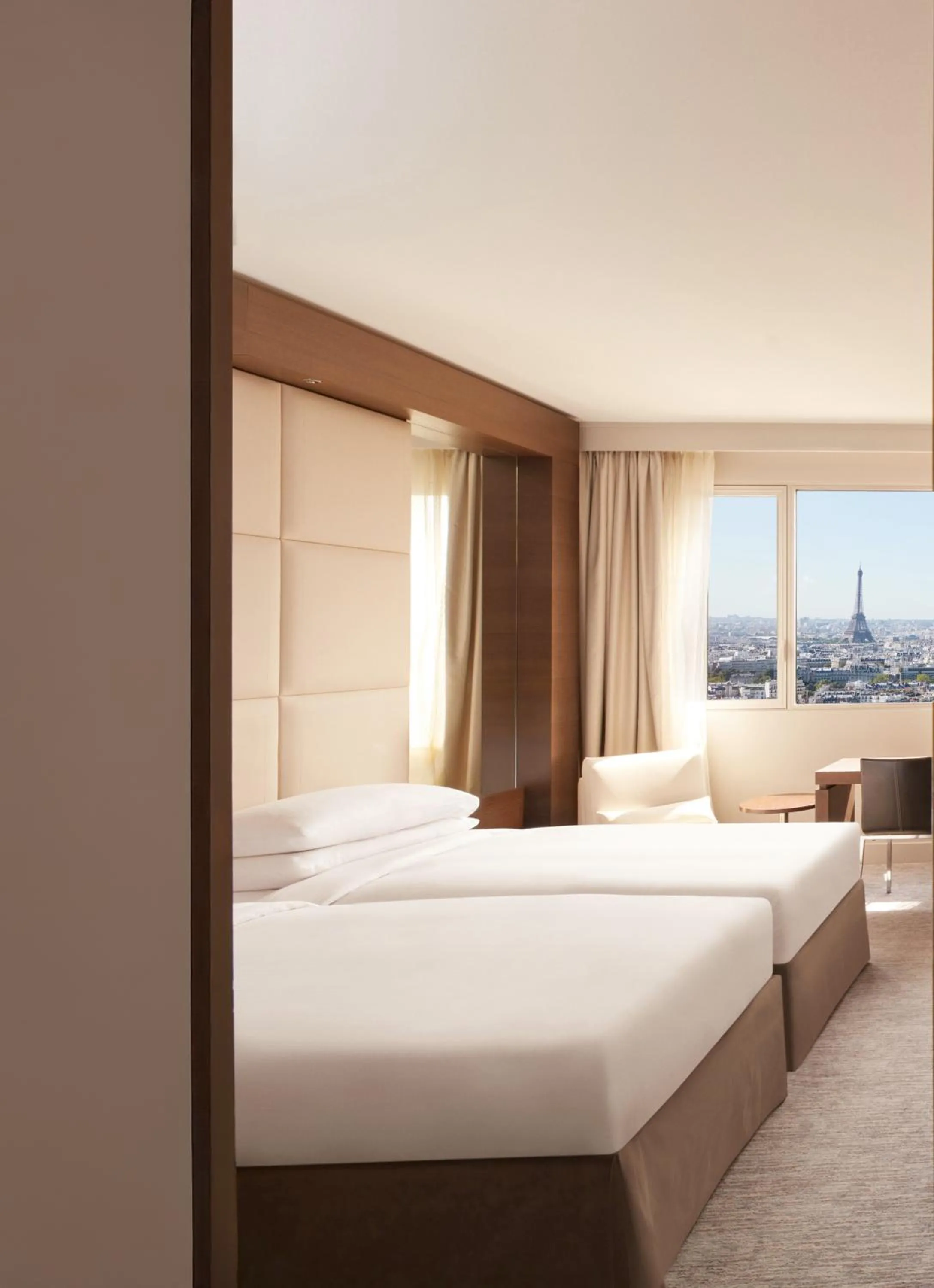 Bed in Hyatt Regency Paris Etoile