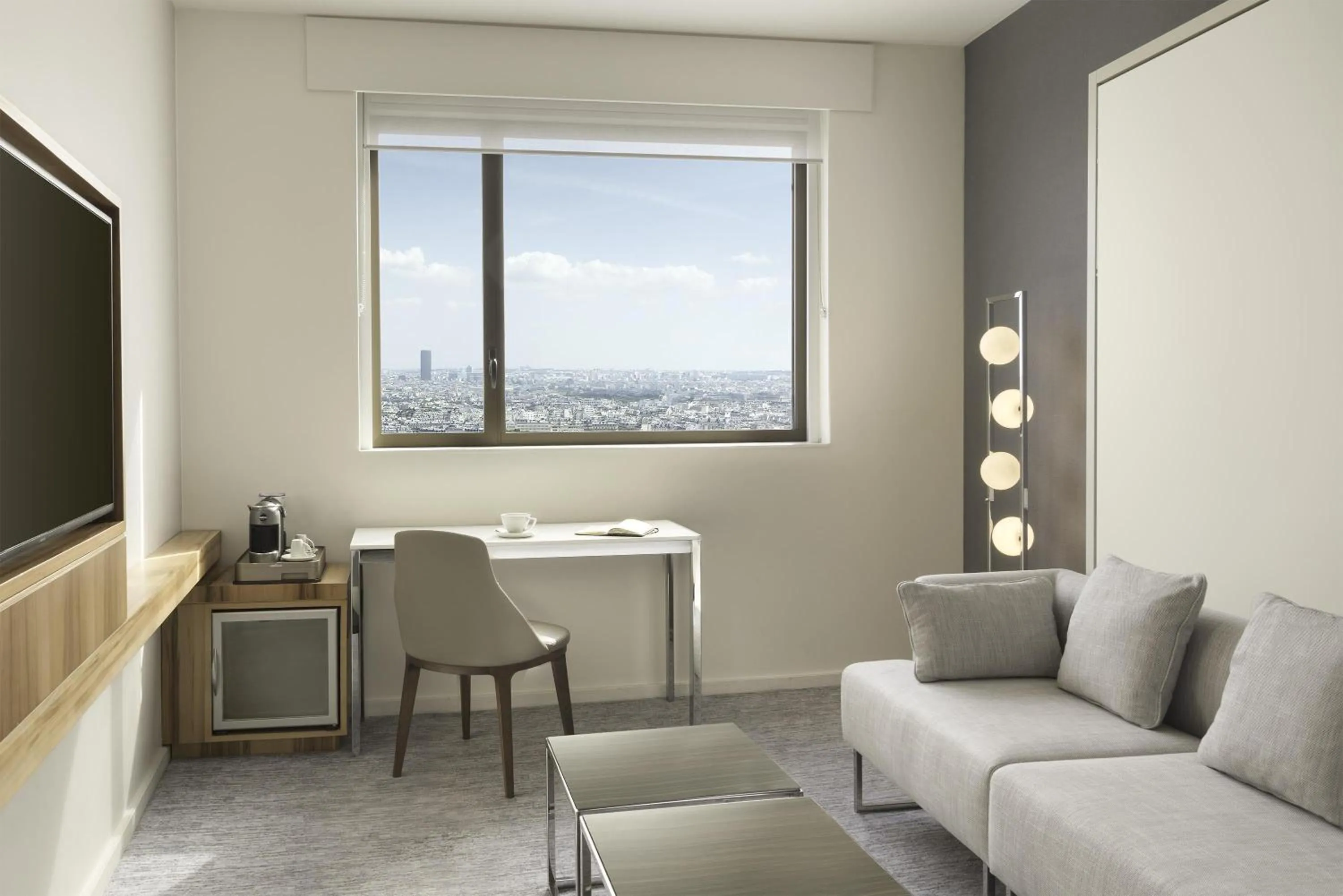 Photo of the whole room in Hyatt Regency Paris Etoile