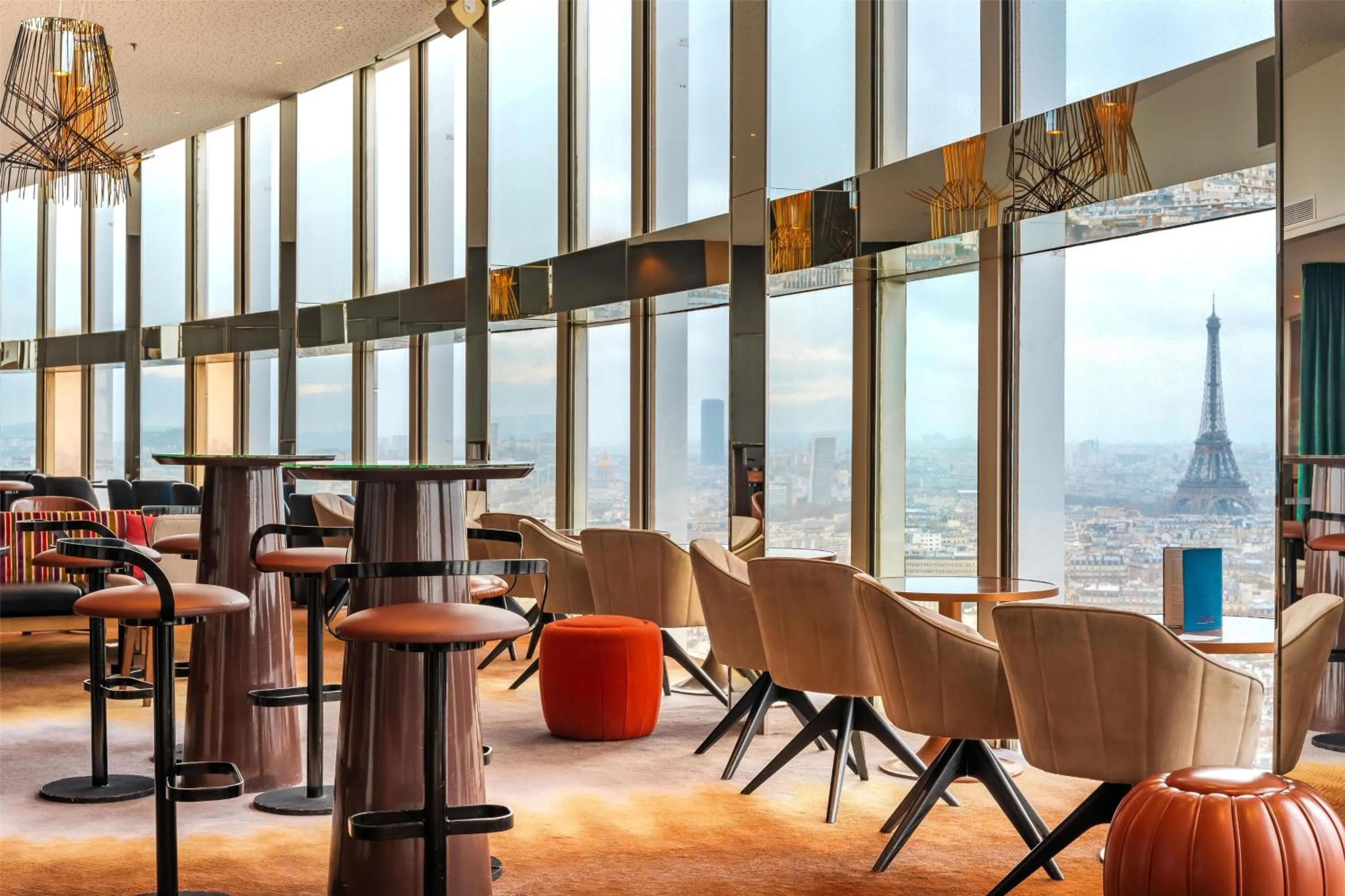 Lounge or bar in Hyatt Regency Paris Etoile