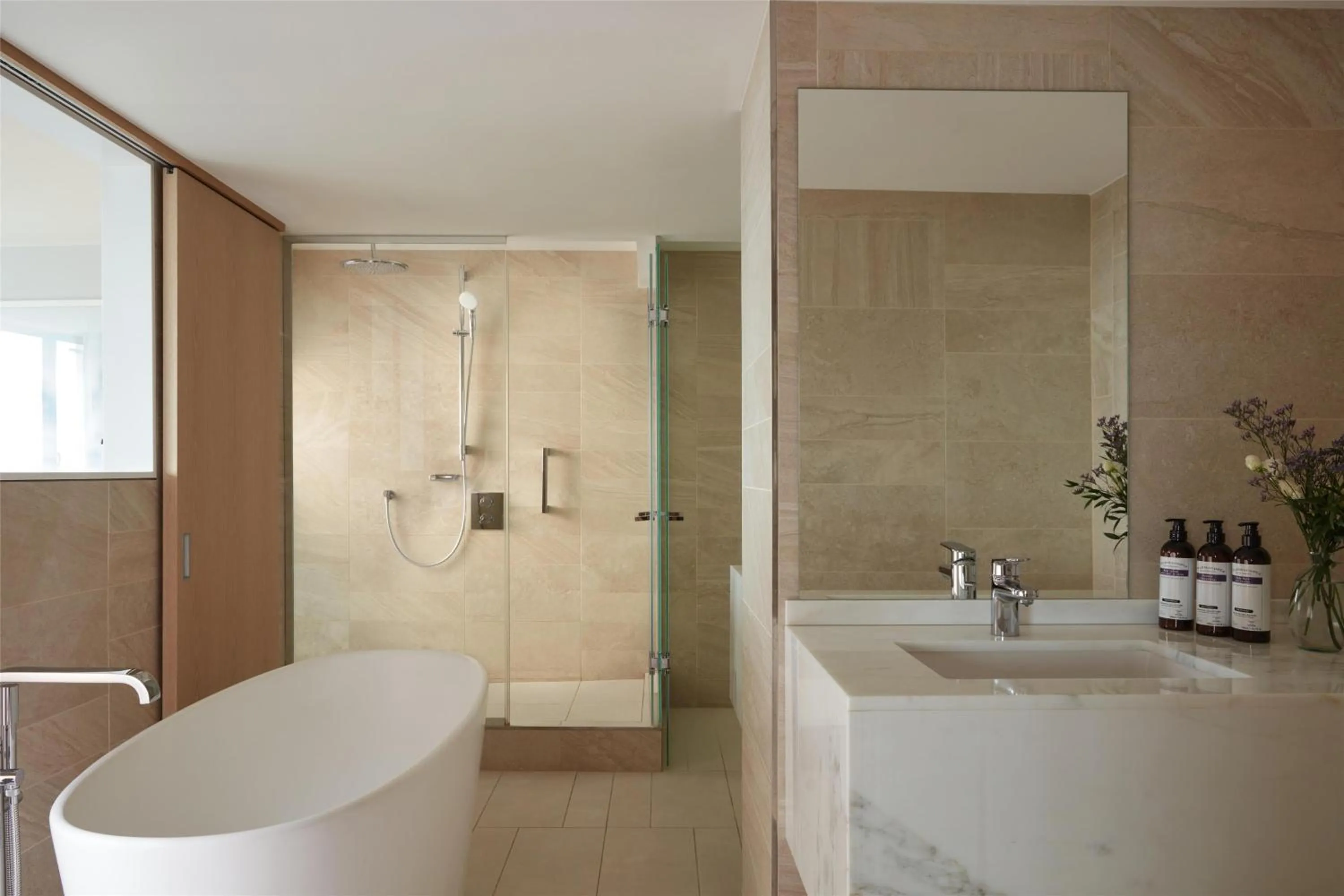 Bathroom in Hyatt Regency Paris Etoile