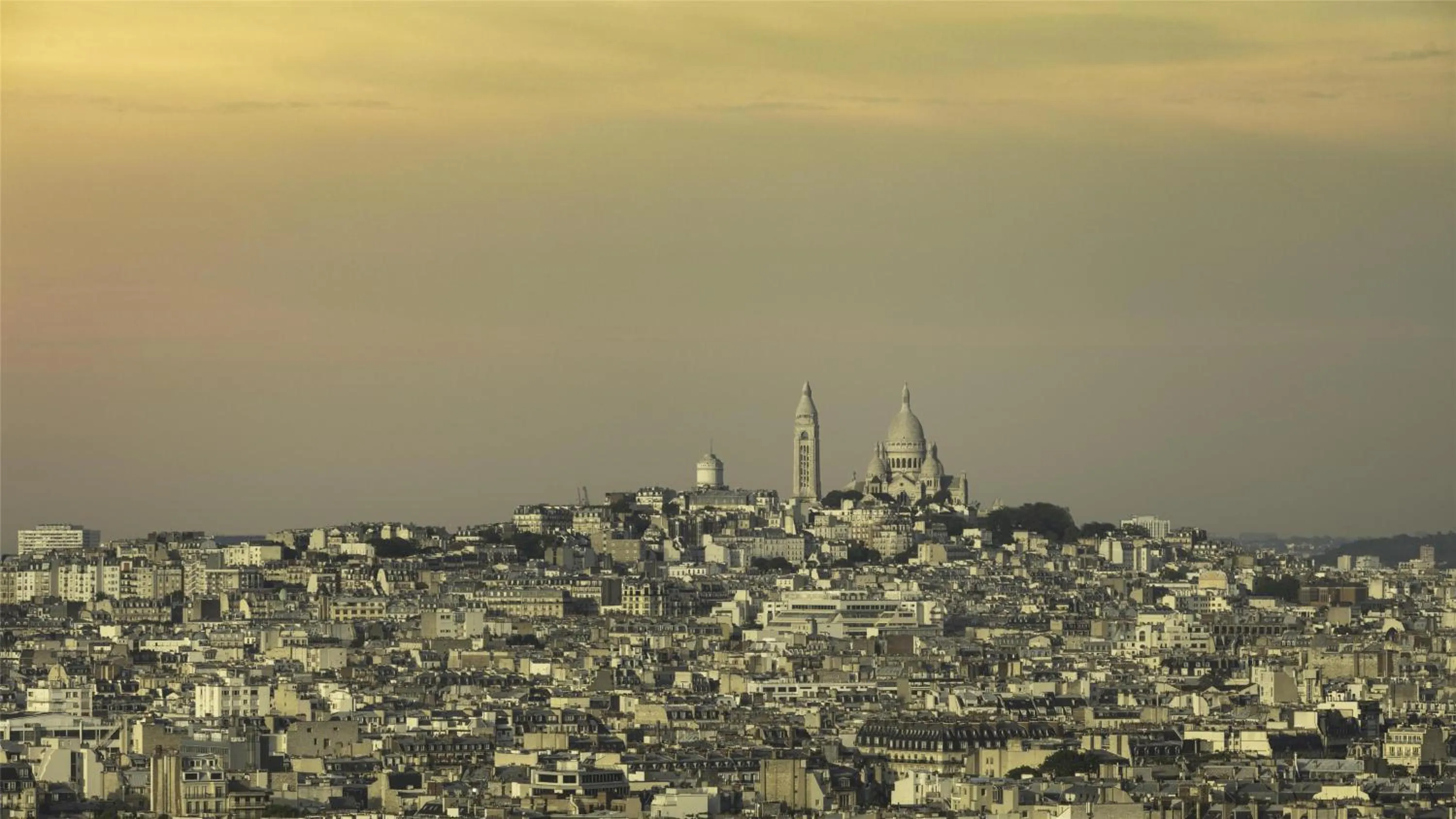 Bedroom in Hyatt Regency Paris Etoile