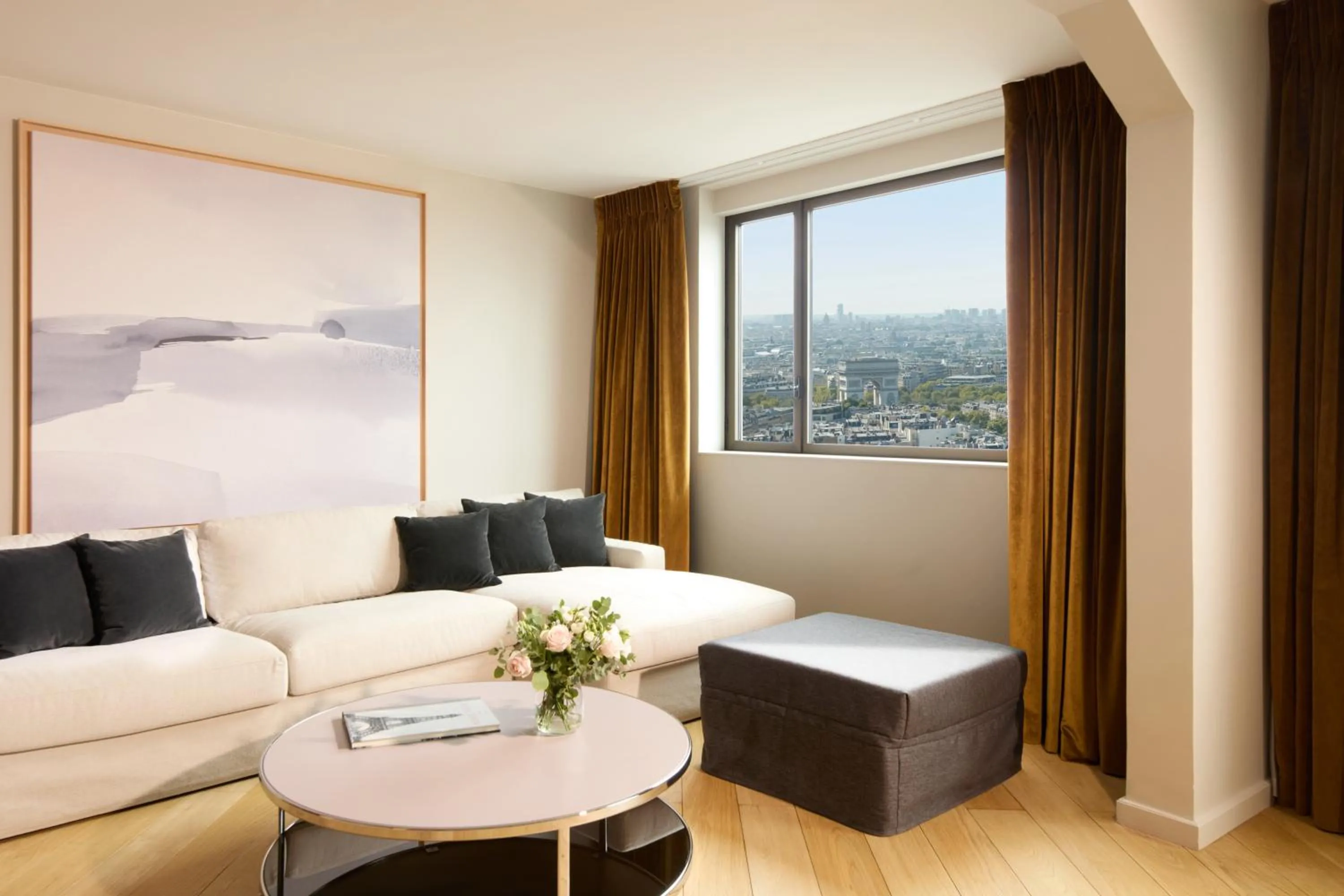 Living room in Hyatt Regency Paris Etoile