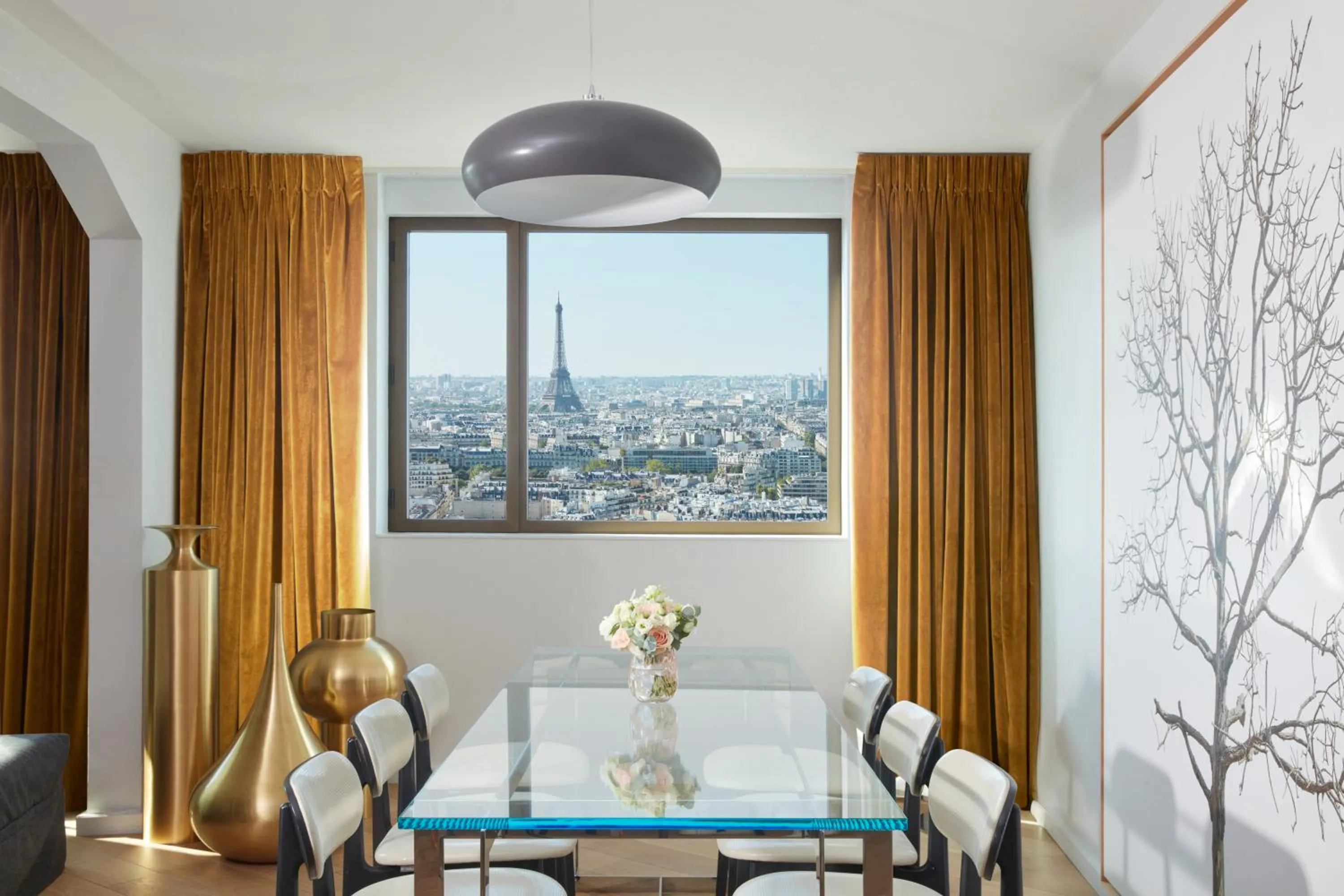 Dining area in Hyatt Regency Paris Etoile