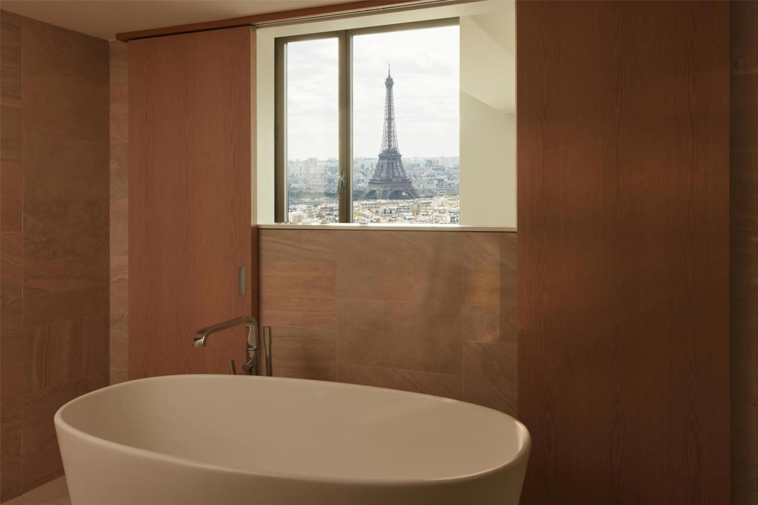 Bathroom in Hyatt Regency Paris Etoile