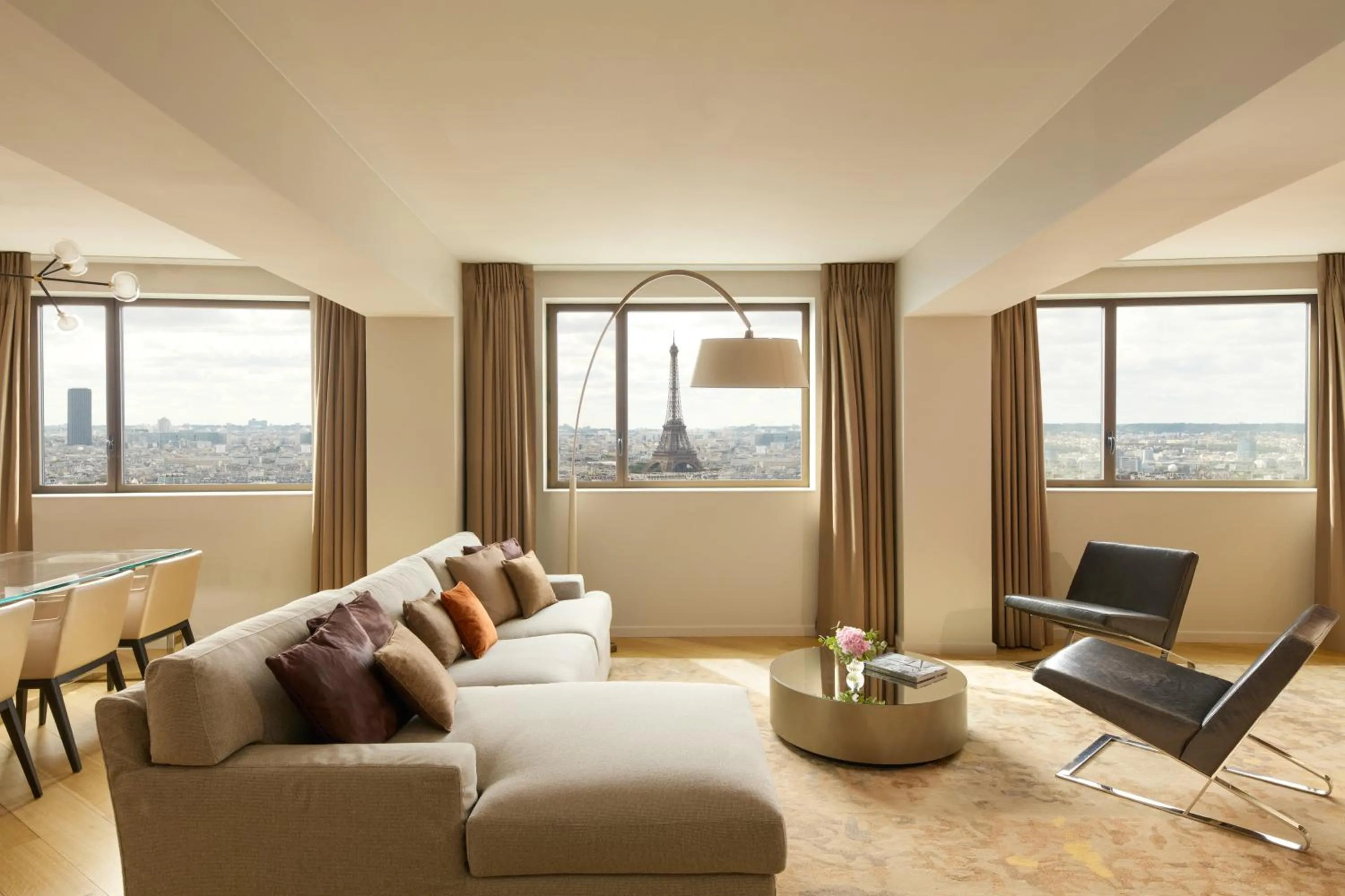 Living room in Hyatt Regency Paris Etoile
