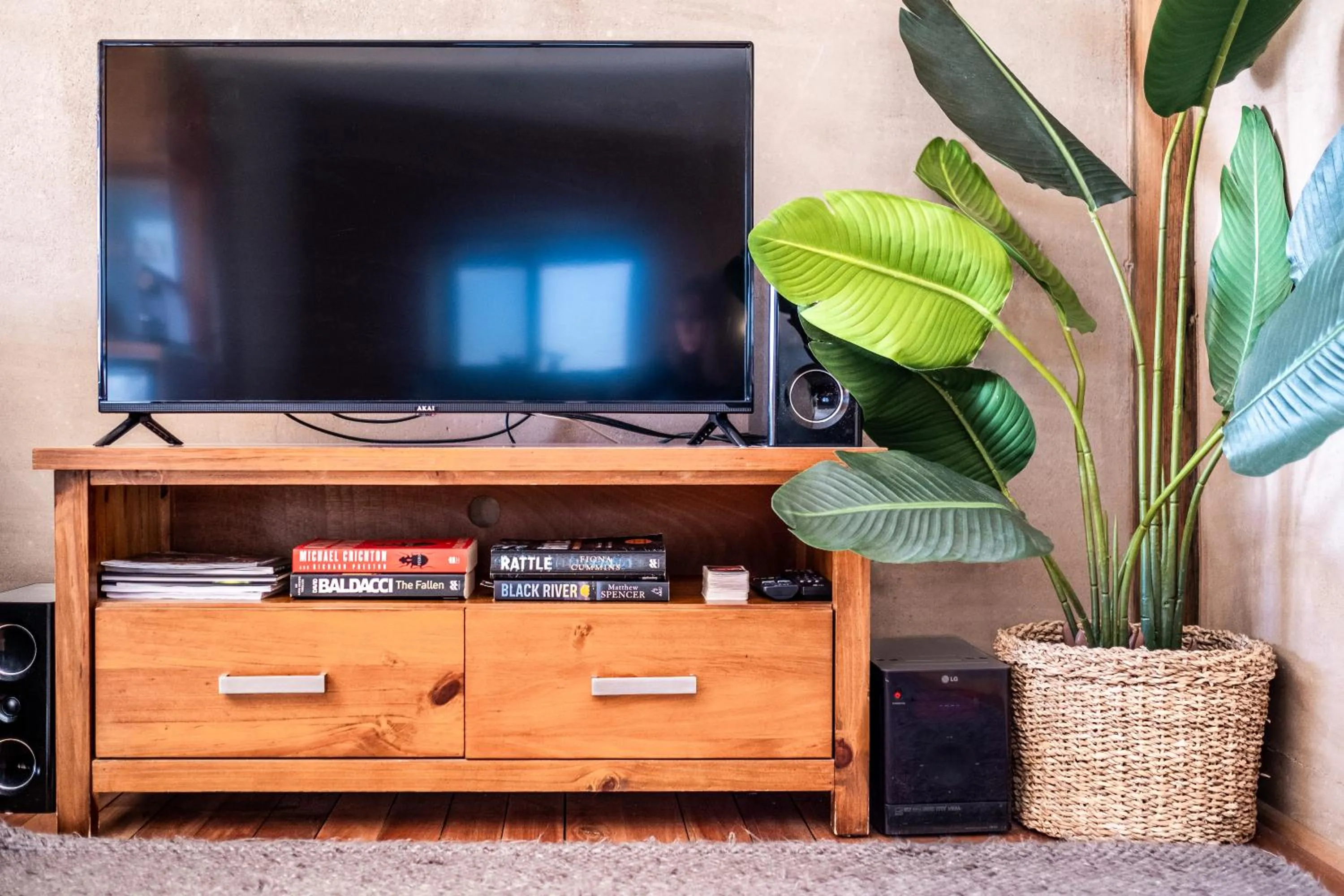 TV and multimedia in Studio 59 Holiday Home