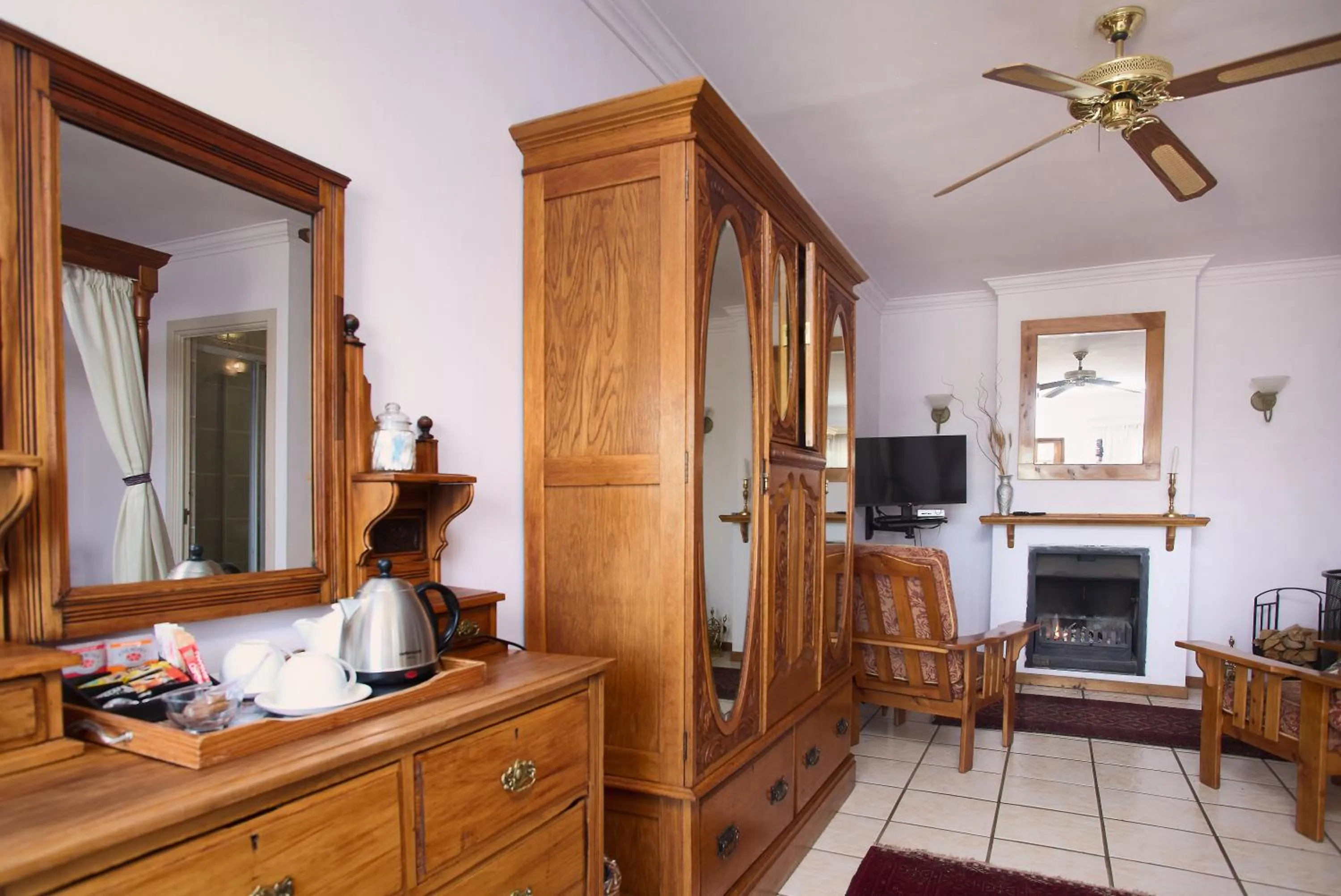 Coffee/tea facilities in Red Mountain House