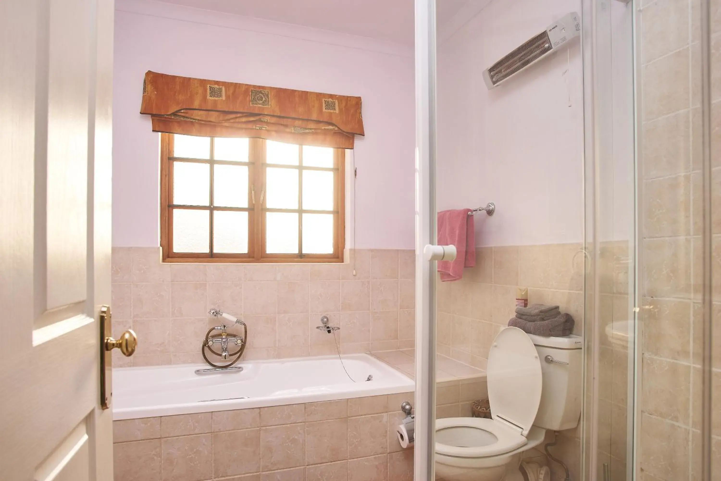 One-Bedroom Apartment in Red Mountain House One-Bedroom Apartment in Red Mountain House