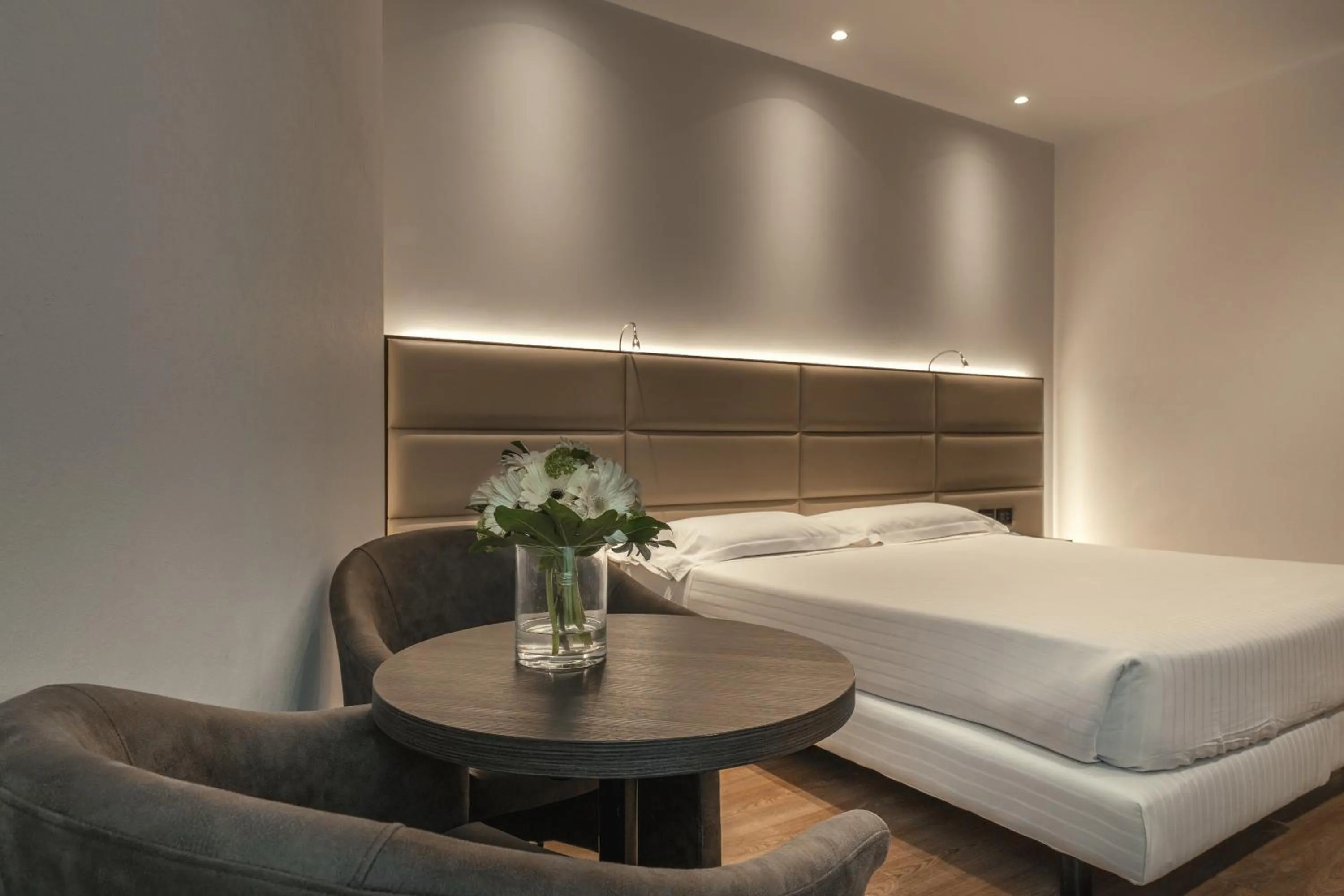 Bedroom, Bed in Hotel Minerva