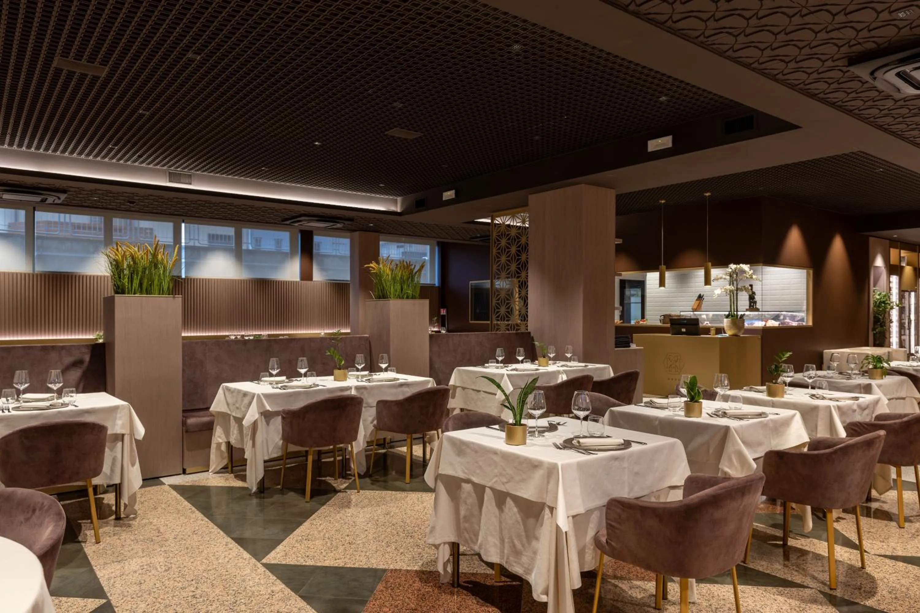 Restaurant/places to eat in Hotel Minerva