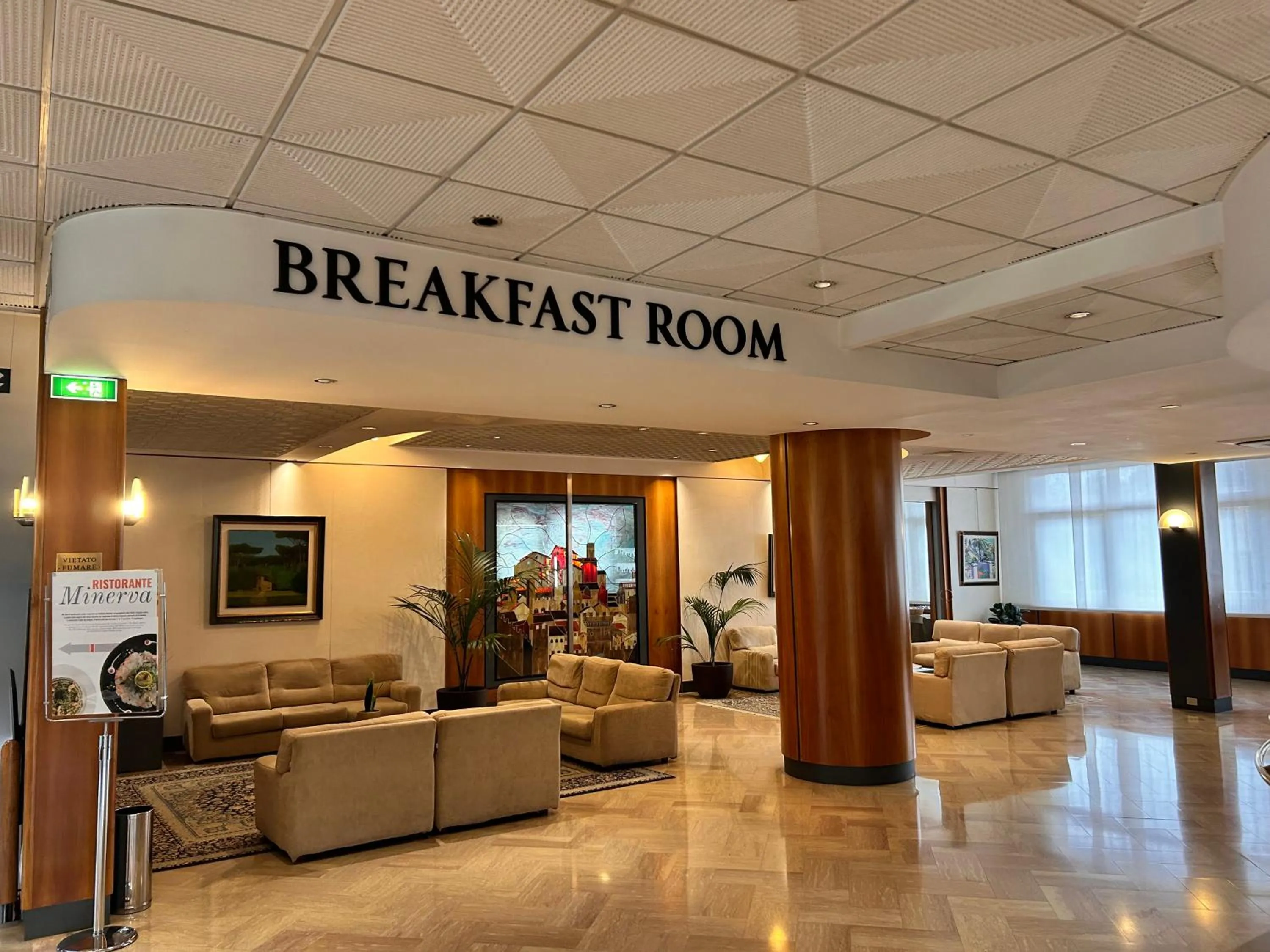 Communal lounge/ TV room in Hotel Minerva