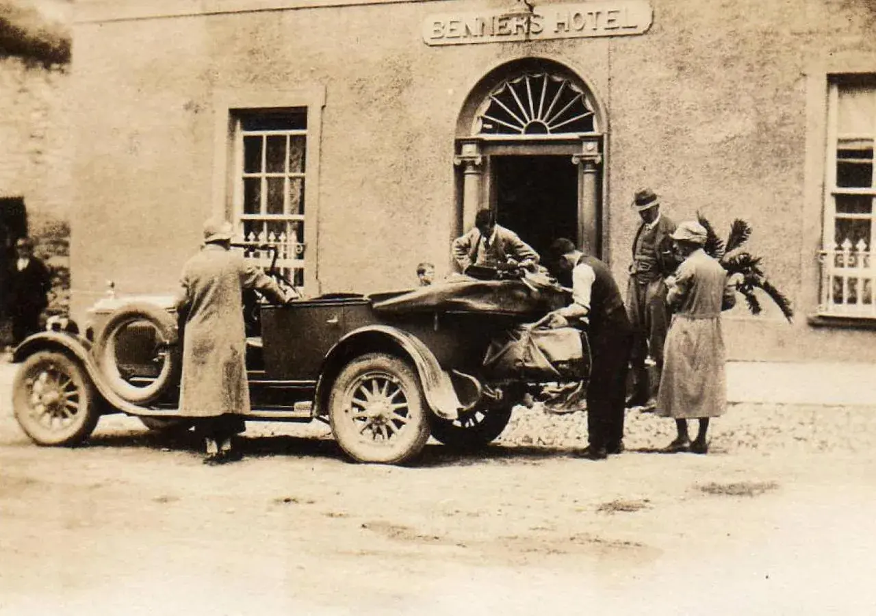 Facade/entrance in Dingle Benners Hotel Facade/entrance in Dingle Benners Hotel