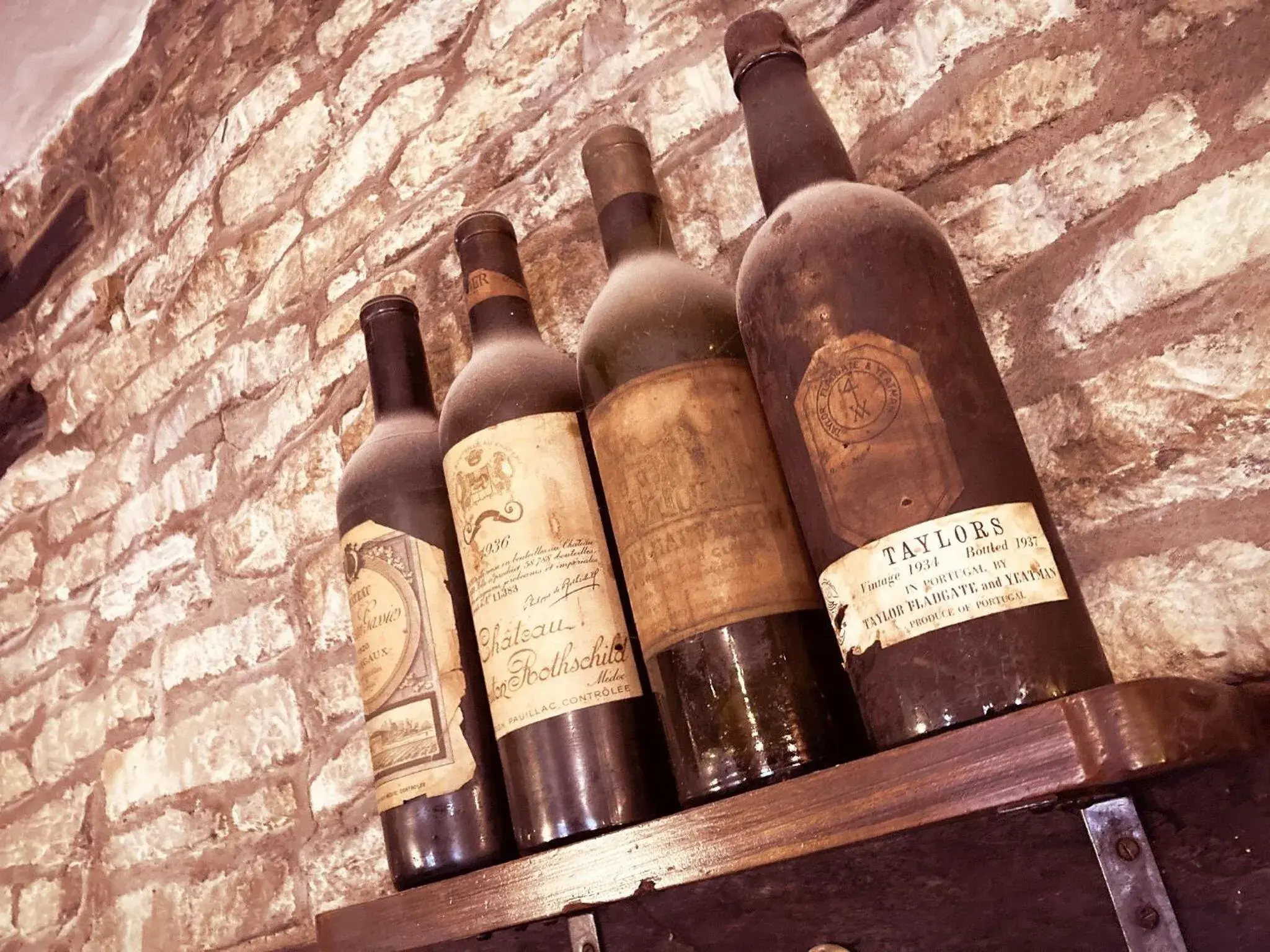 Lounge or bar in Inn for All Seasons Lounge or bar in Inn for All Seasons