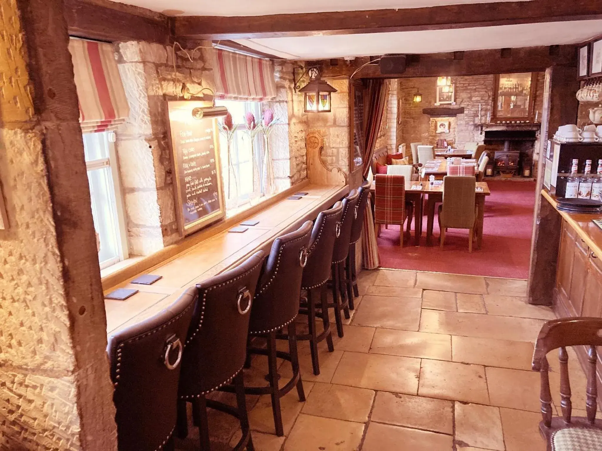 Lounge or bar in Inn for All Seasons Lounge or bar in Inn for All Seasons