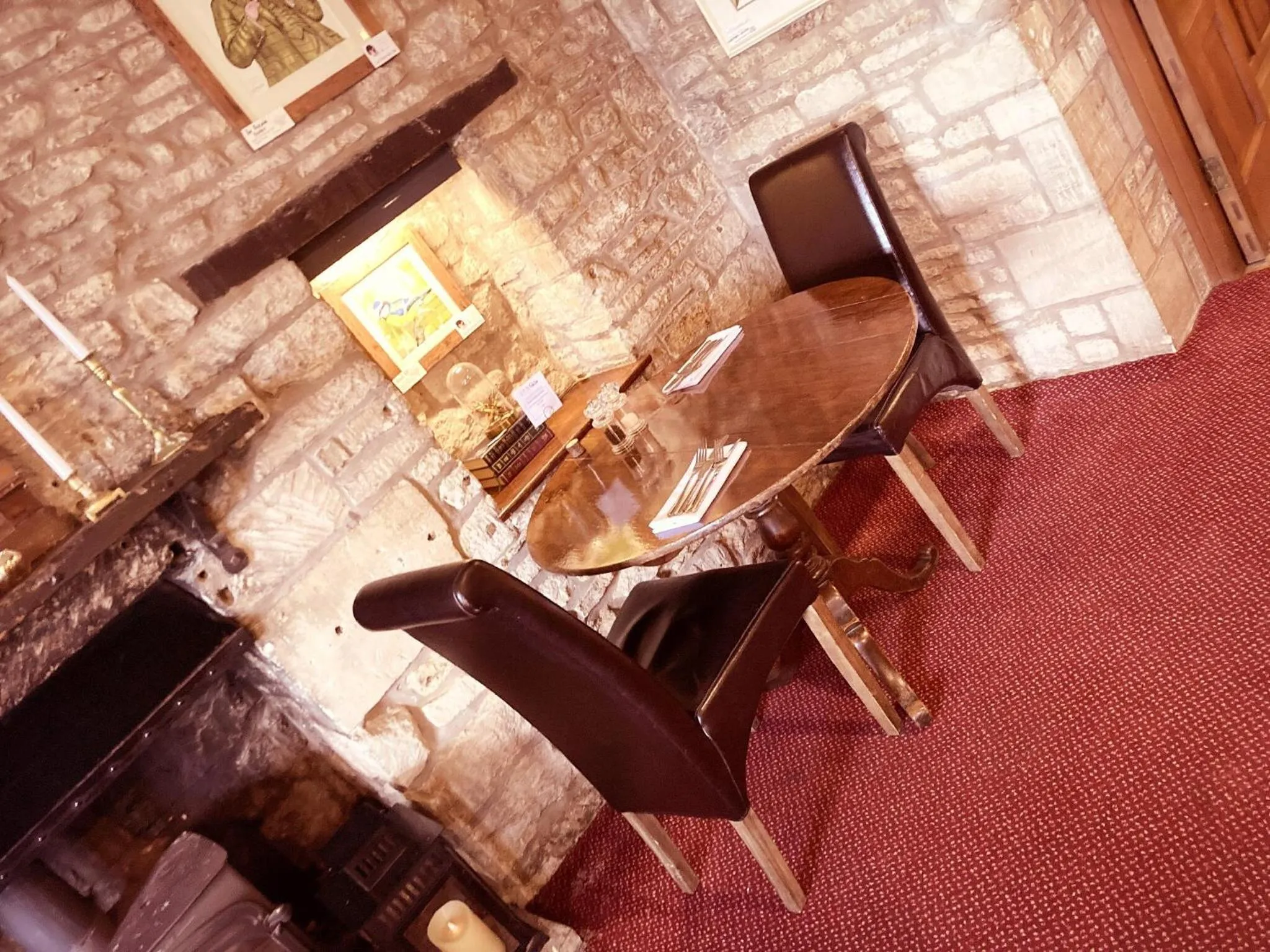 Food and drinks in Inn for All Seasons