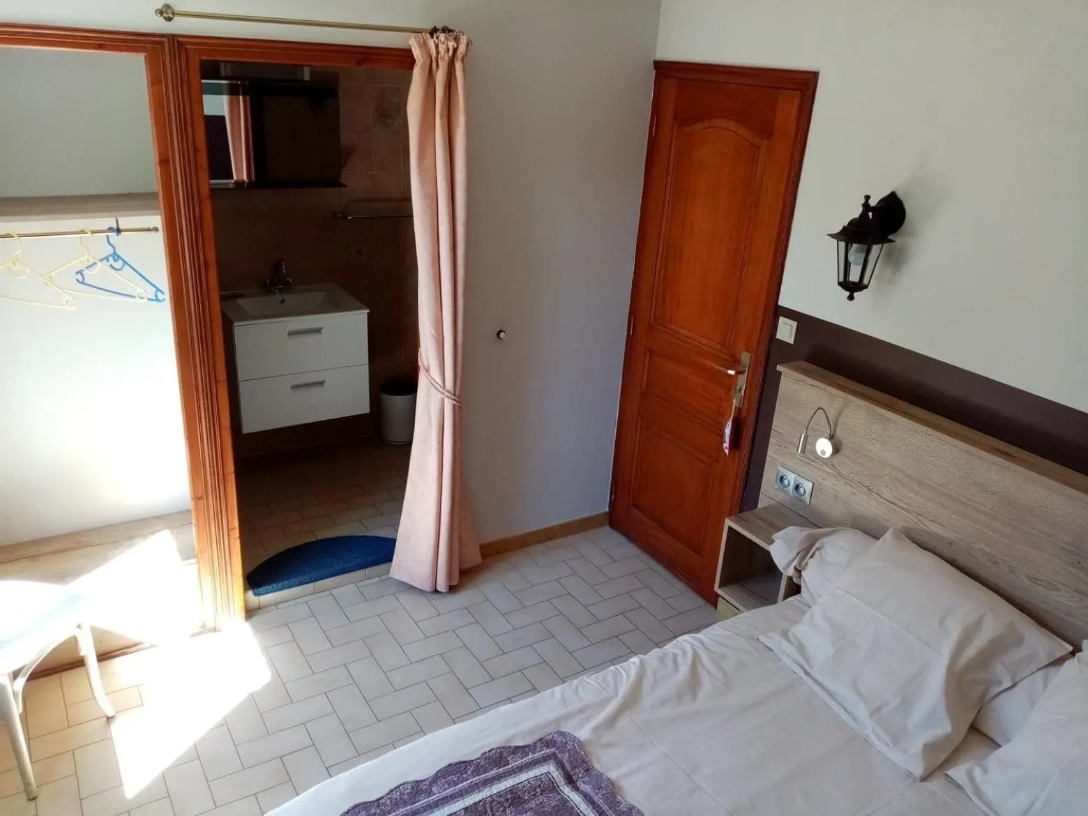 Bed in "Le Pigeonnier" chambre d'hôte