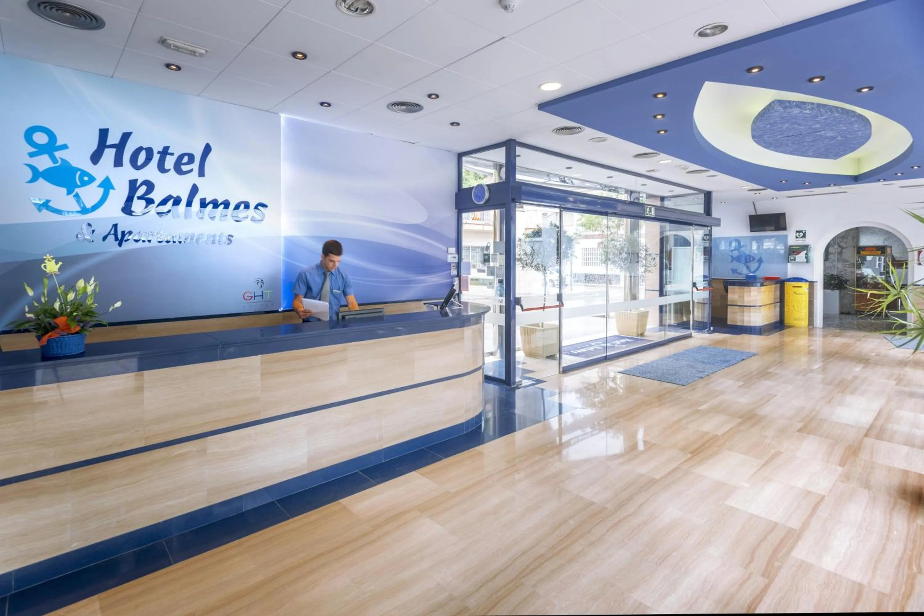 Facade/entrance in GHT Balmes, Hotel-Aparthotel&SPLASH