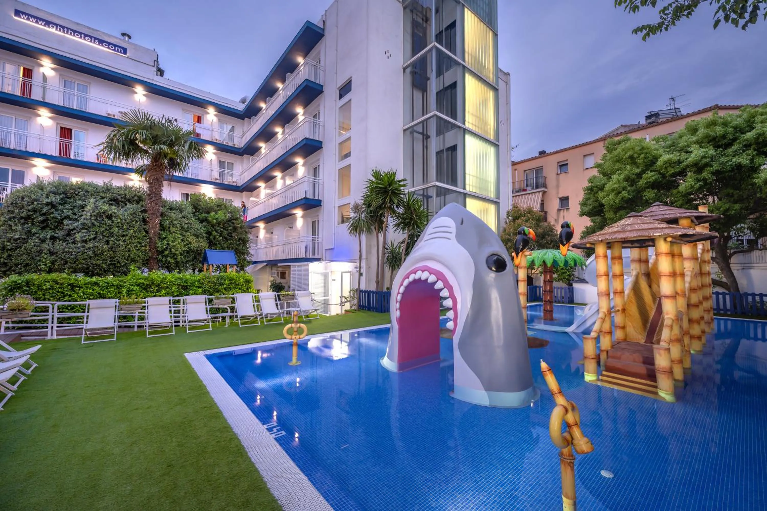 Children play ground in GHT Balmes, Hotel-Aparthotel&SPLASH