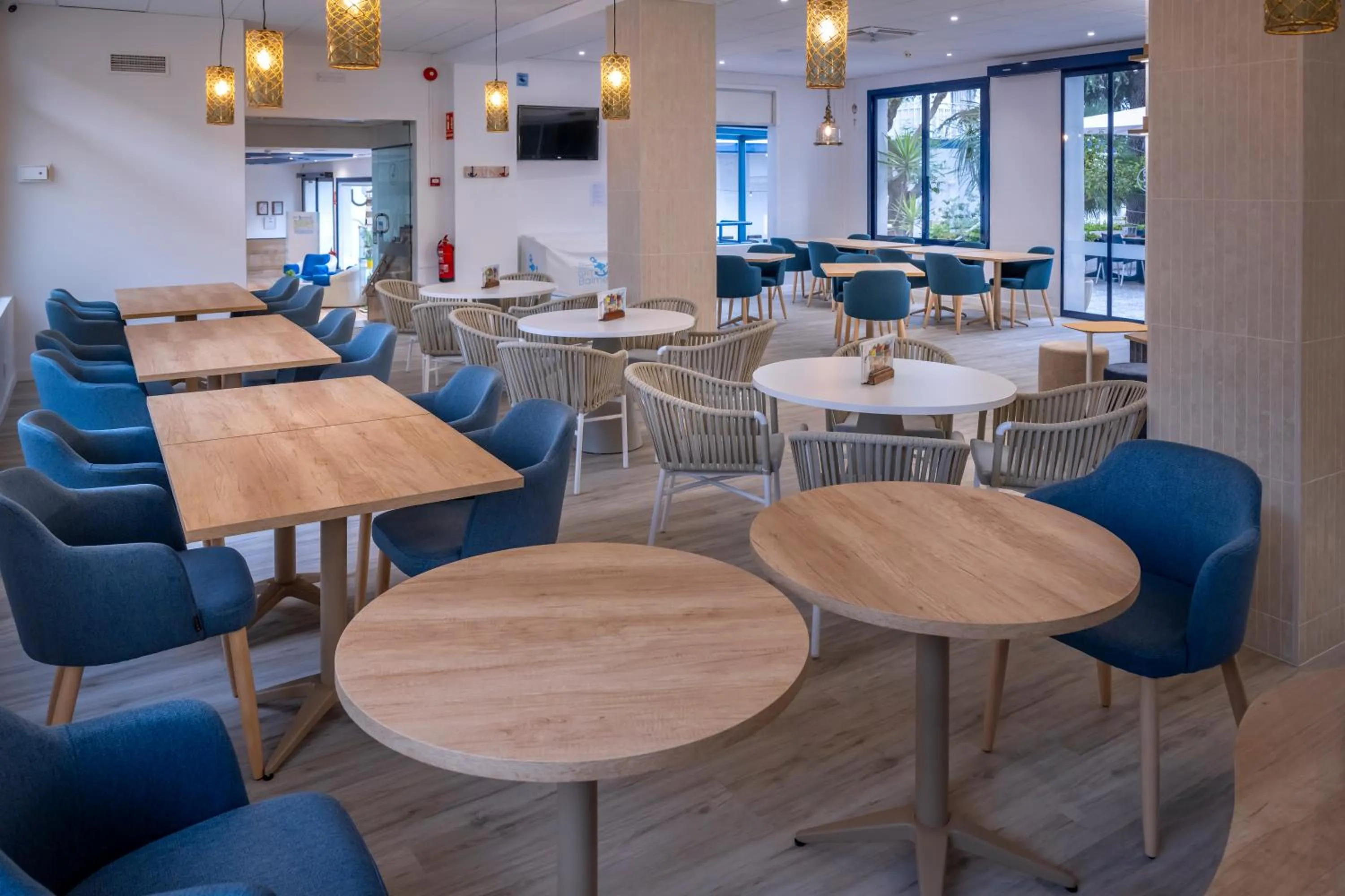 Seating area in GHT Balmes, Hotel-Aparthotel&SPLASH