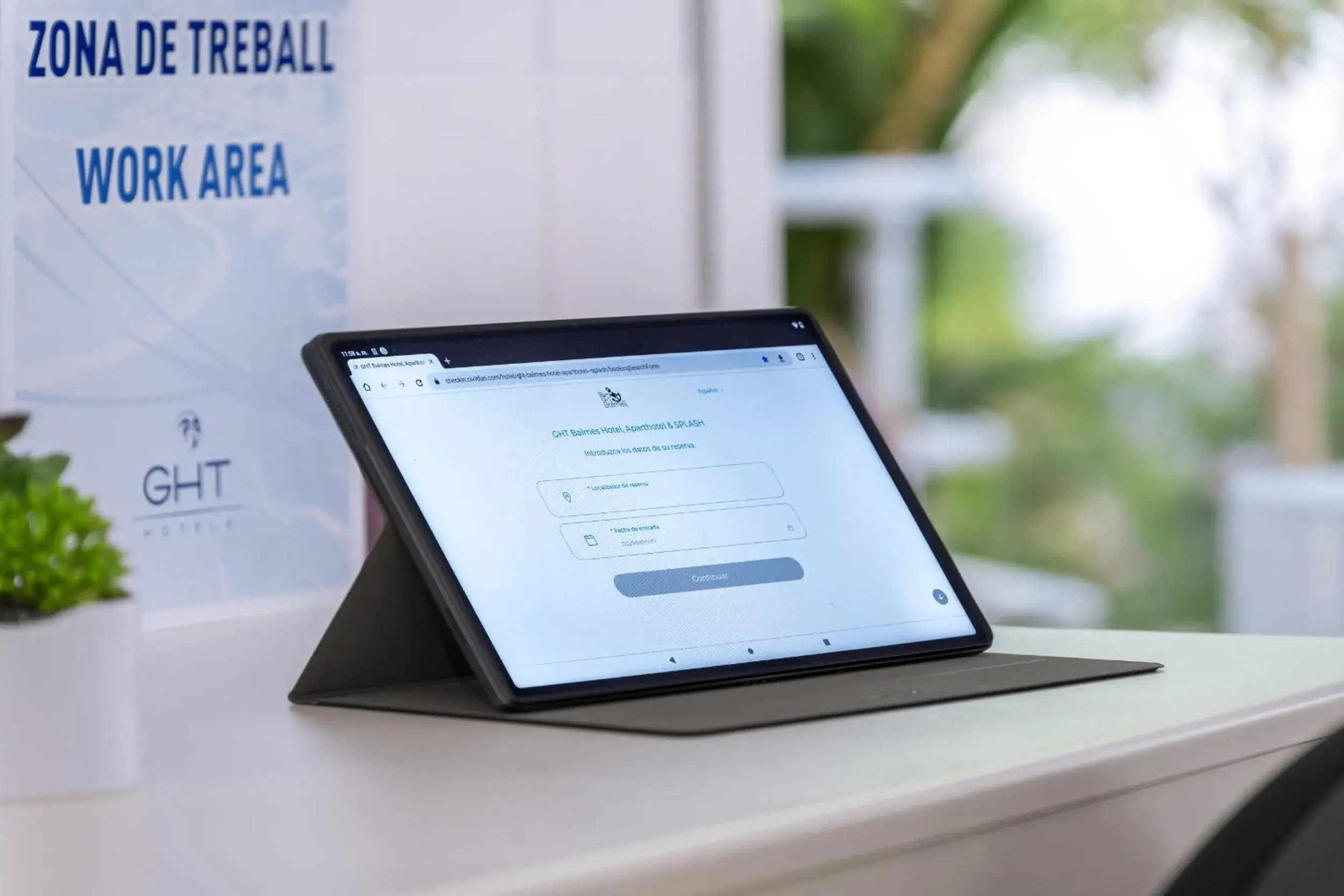 Lobby or reception in GHT Balmes, Hotel-Aparthotel&SPLASH Lobby or reception in GHT Balmes, Hotel-Aparthotel&SPLASH