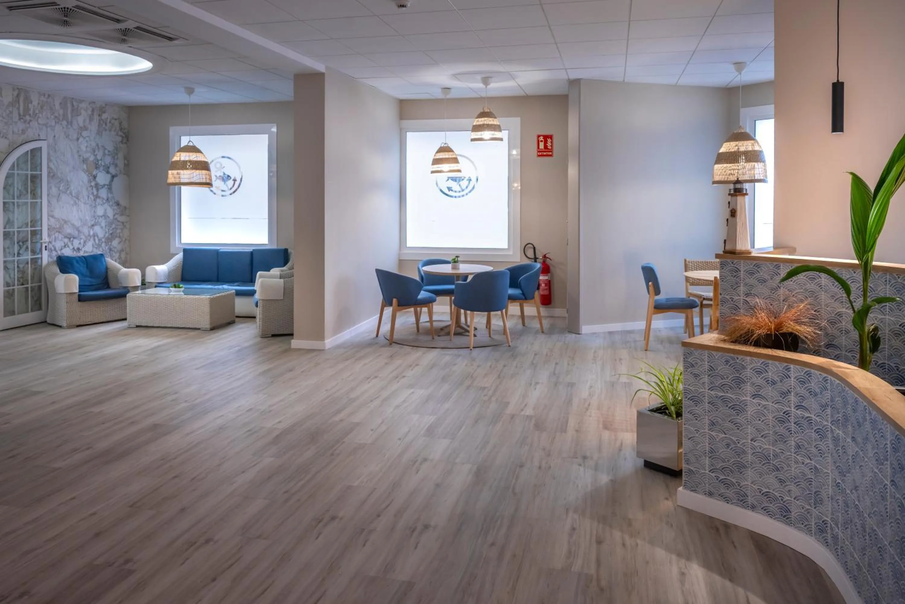 Seating area in GHT Balmes, Hotel-Aparthotel&SPLASH