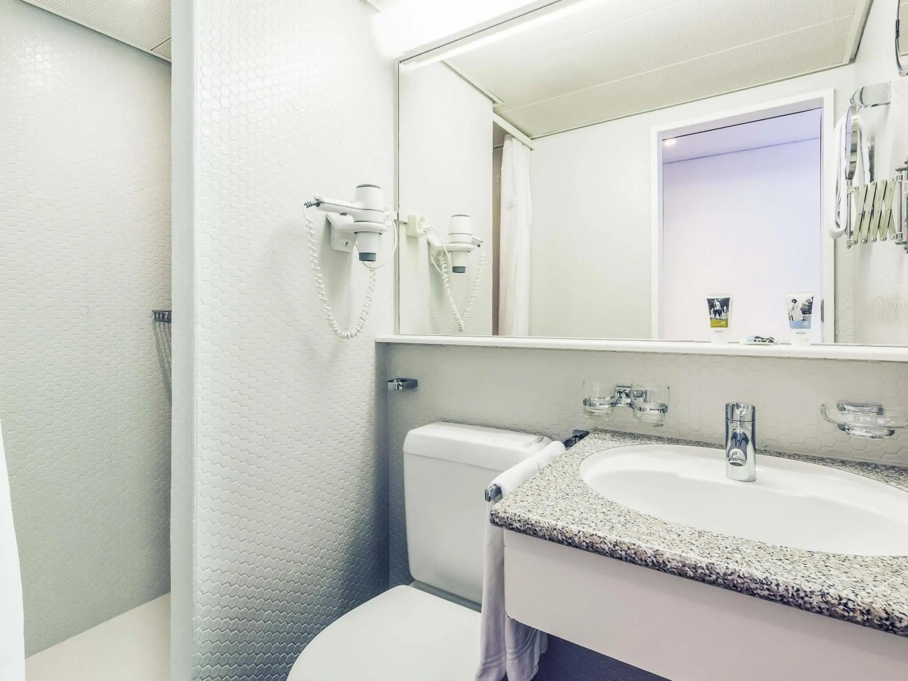 Bedroom in Mercure Lenzburg Krone Bedroom in Mercure Lenzburg Krone