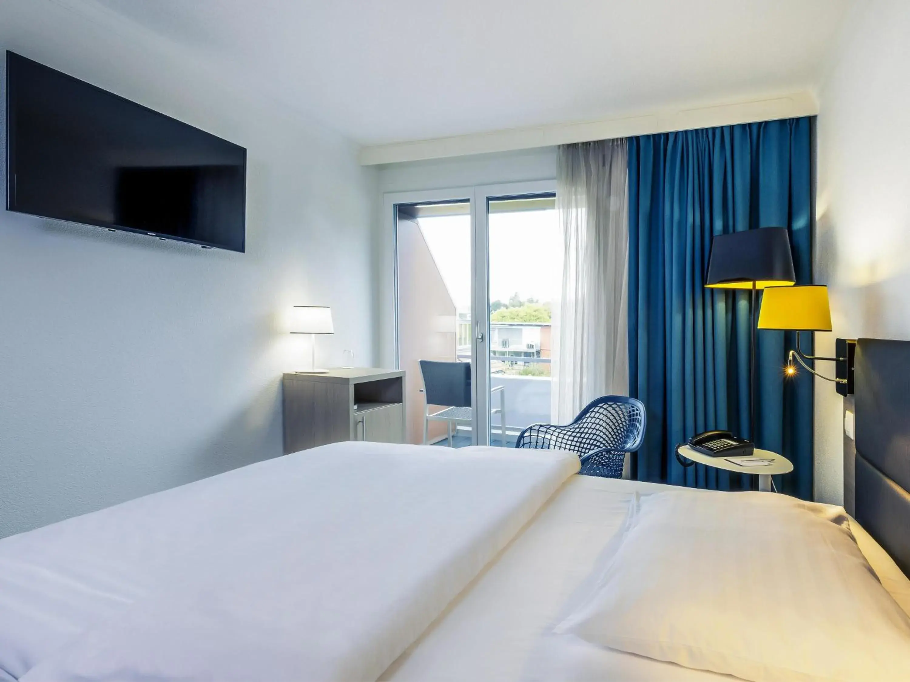 Bedroom, Bed in Mercure Lenzburg Krone Bedroom, Bed in Mercure Lenzburg Krone