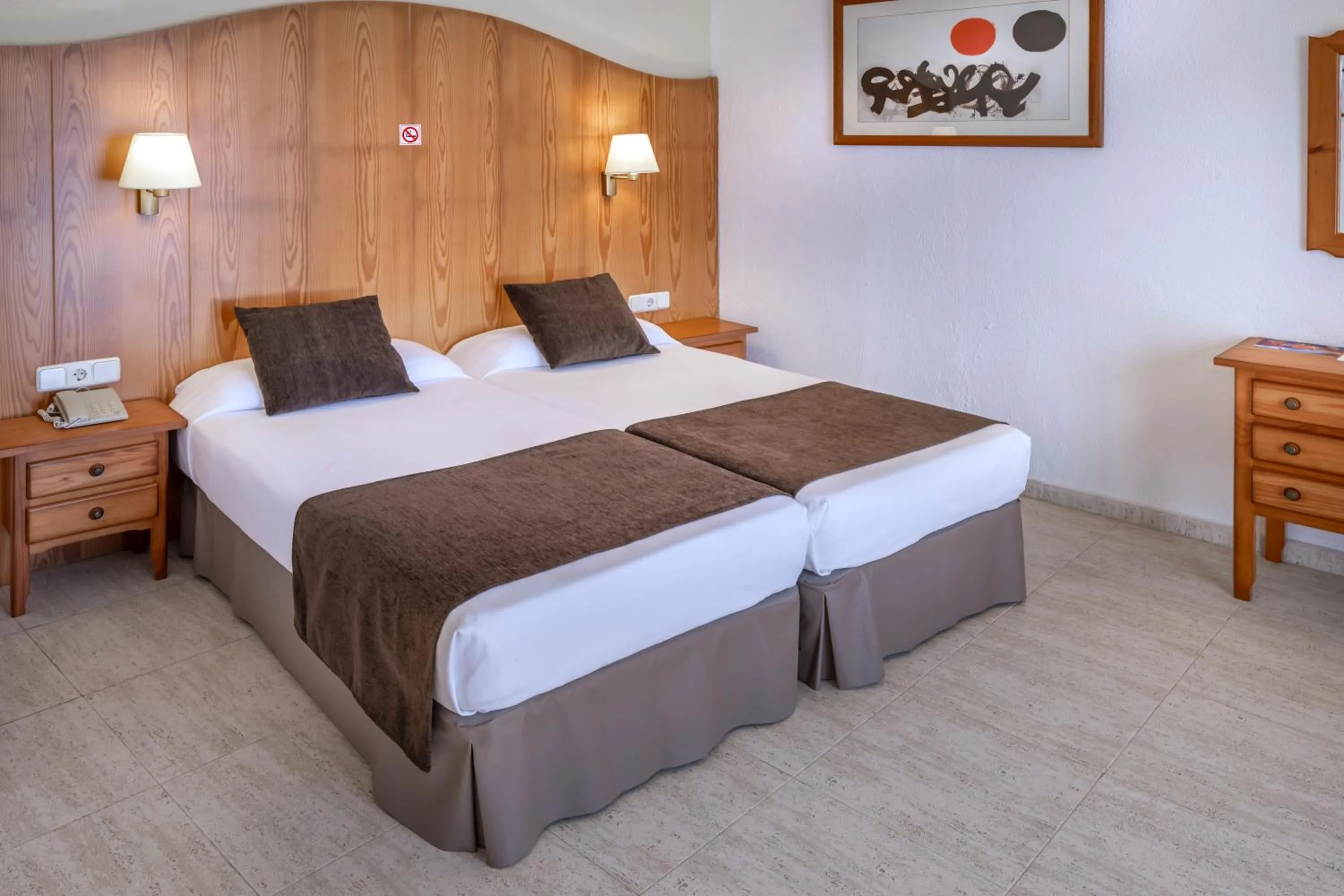 Bedroom, Bed in Hotel GHT Neptuno-Tossa & Venus SPA