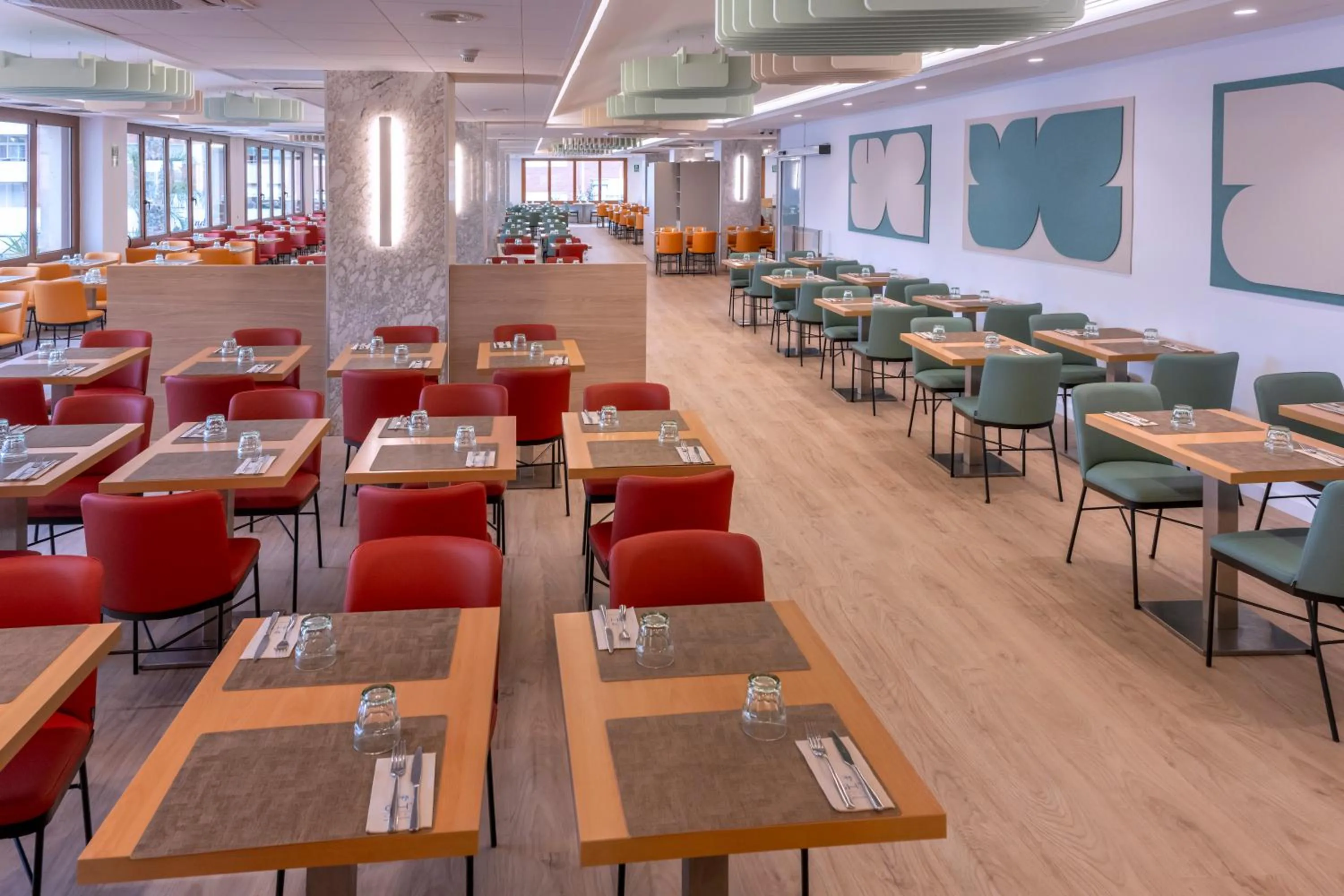 Restaurant/places to eat in GHT Oasis Park & Spa