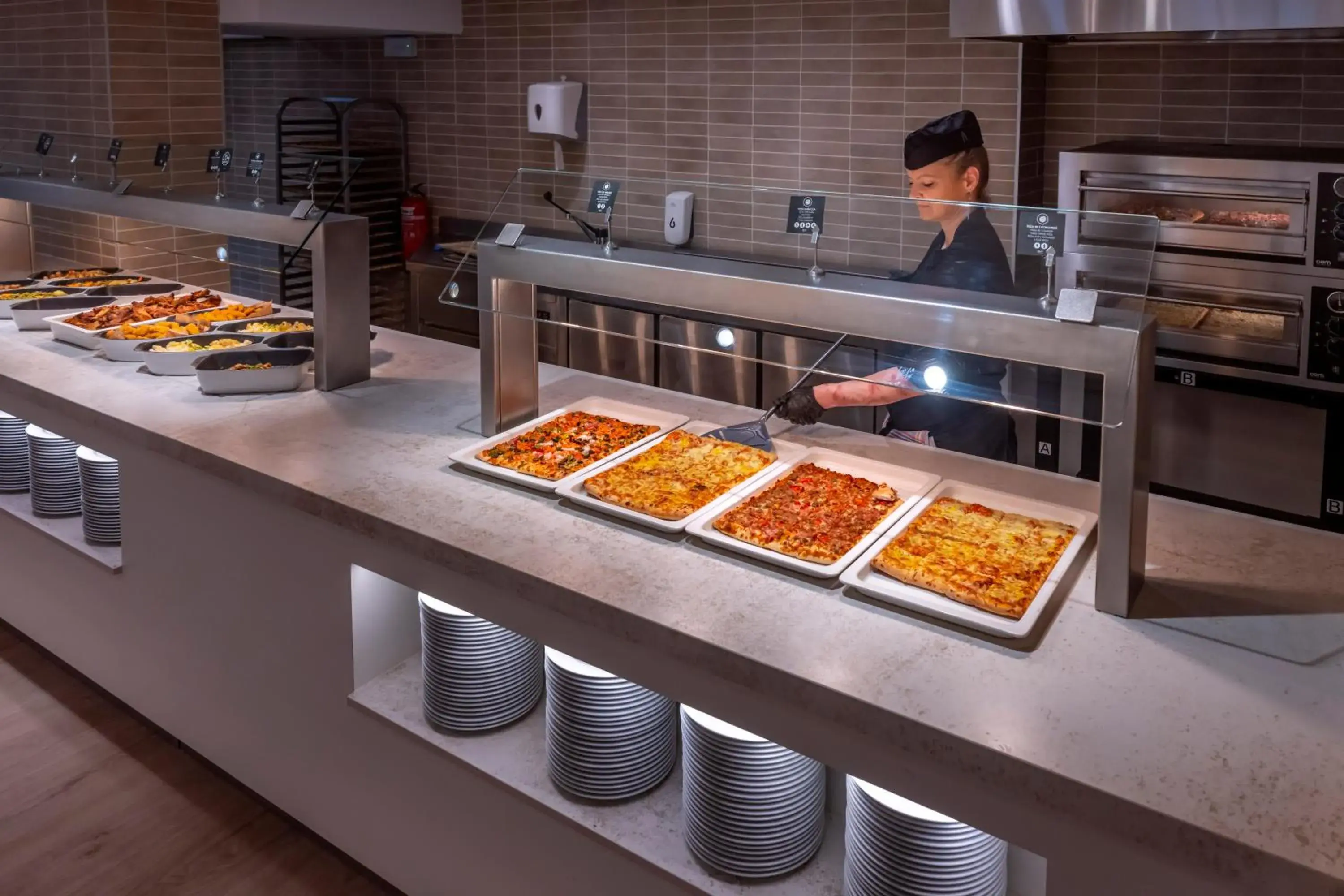 Restaurant/places to eat in GHT Oasis Park & Spa Restaurant/places to eat in GHT Oasis Park & Spa