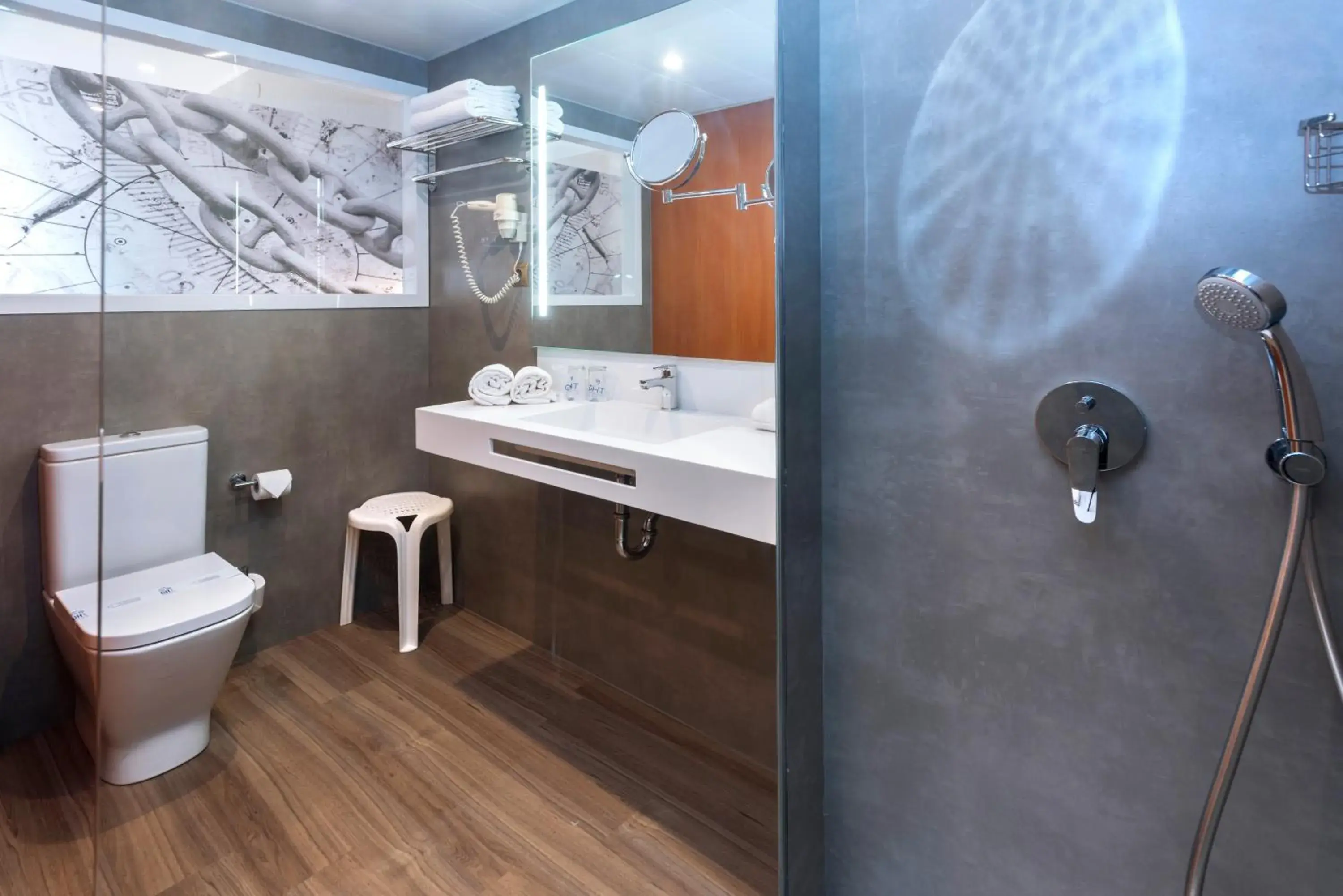 Bathroom in GHT Aquarium & Spa Bathroom in GHT Aquarium & Spa