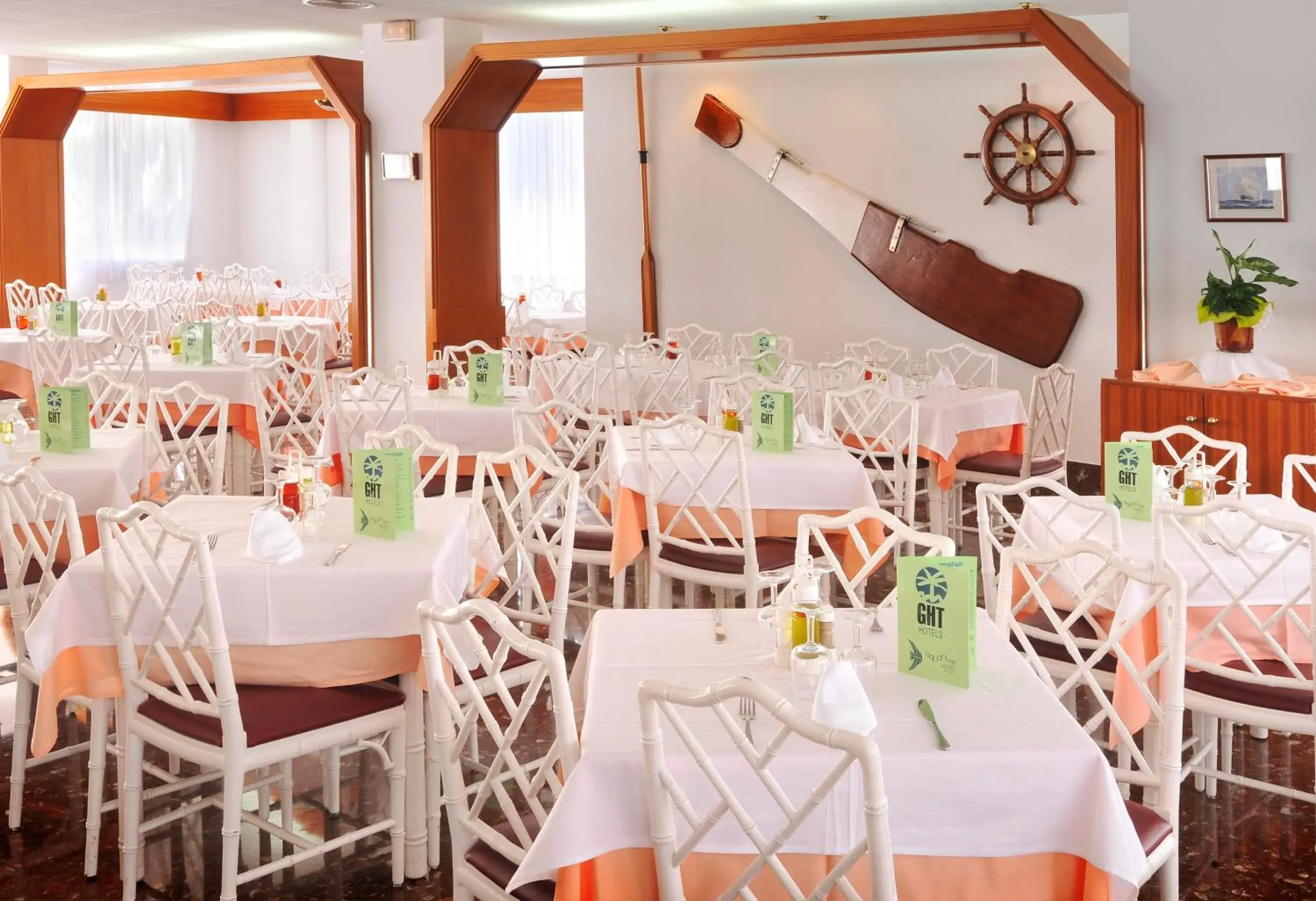 Restaurant/places to eat in GHT Aquarium & Spa Restaurant/places to eat in GHT Aquarium & Spa