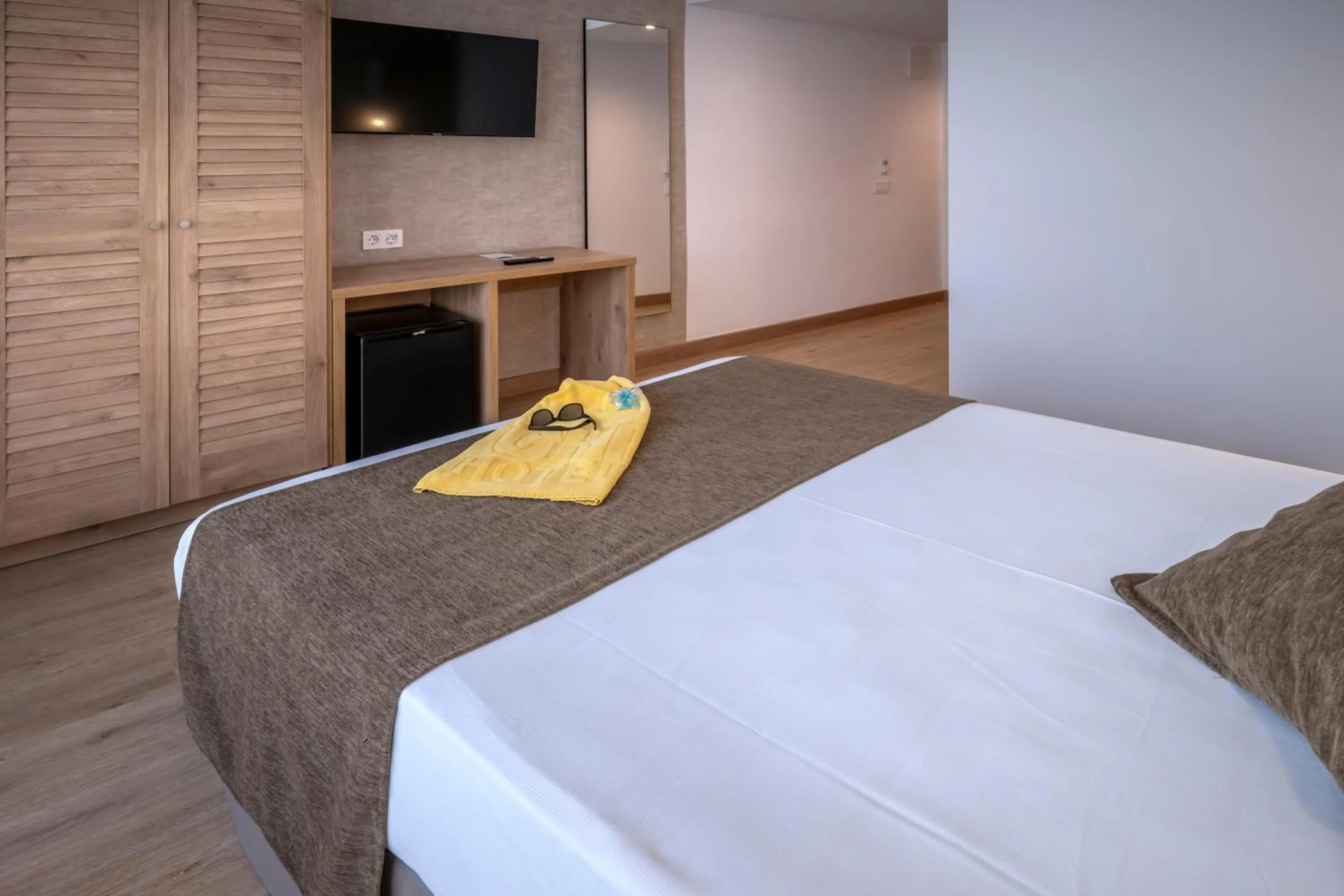 Photo of the whole room, Bed in GHT Costa Brava & Spa