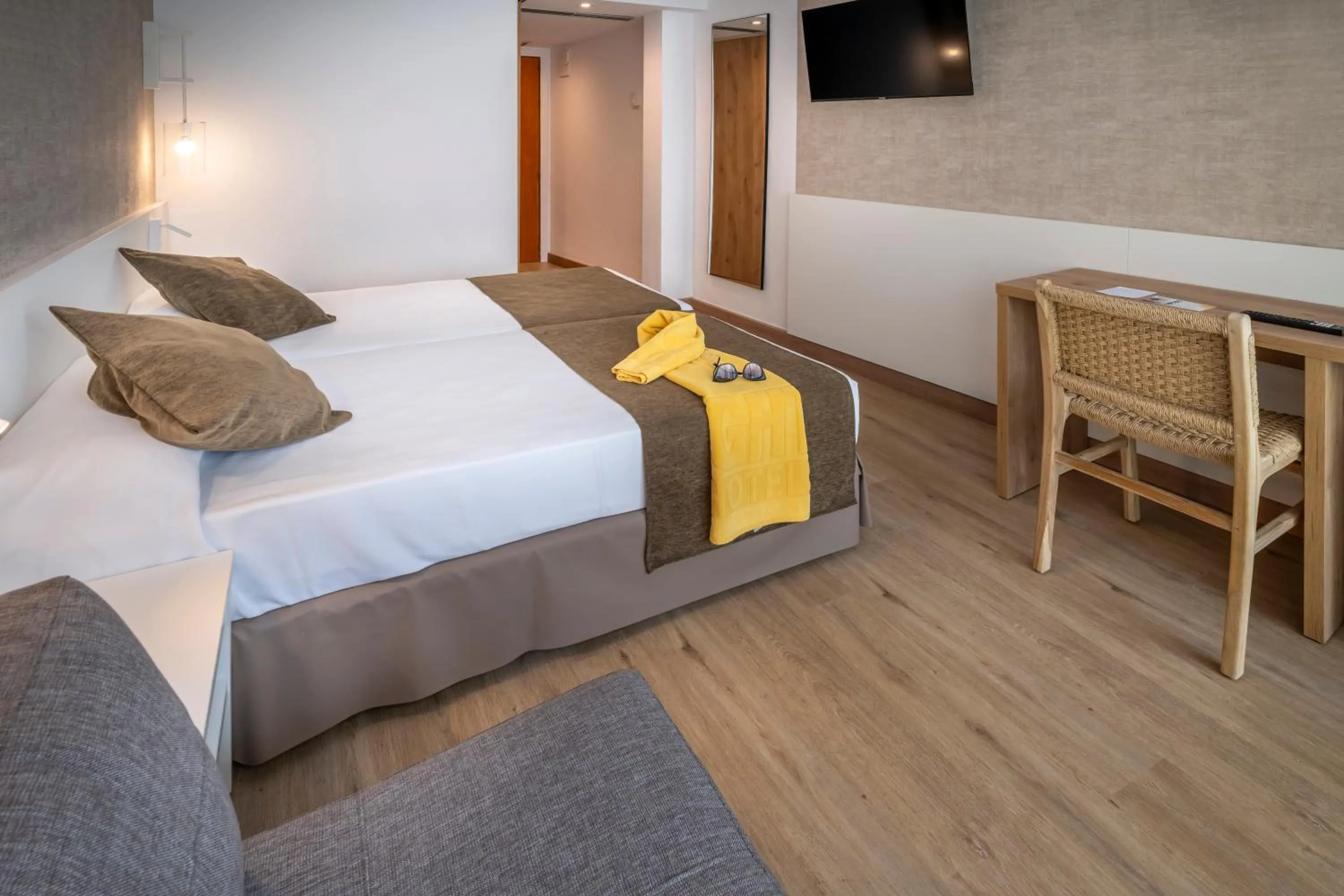 Photo of the whole room, Bed in GHT Costa Brava & Spa