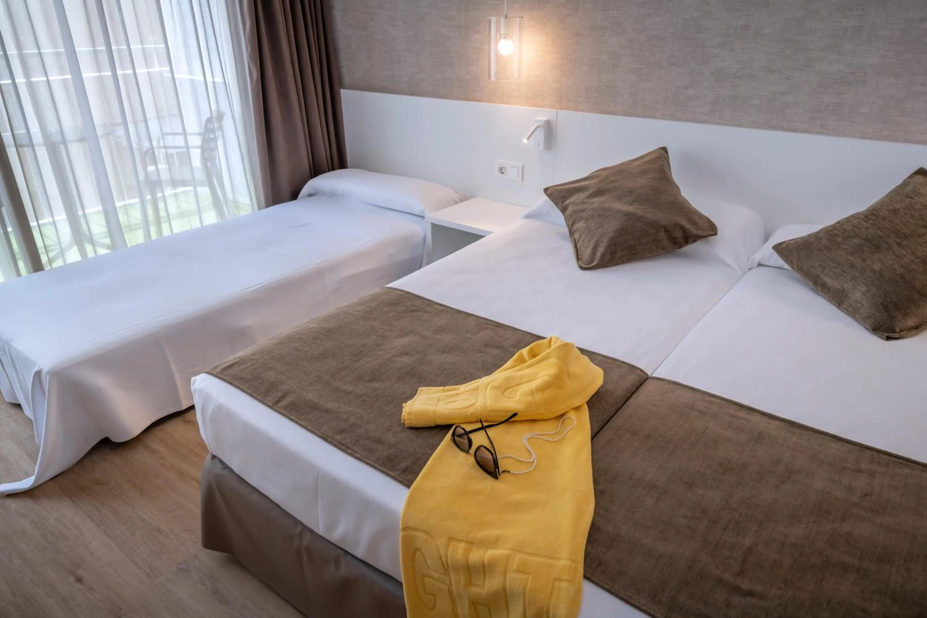 Photo of the whole room, Bed in GHT Costa Brava & Spa