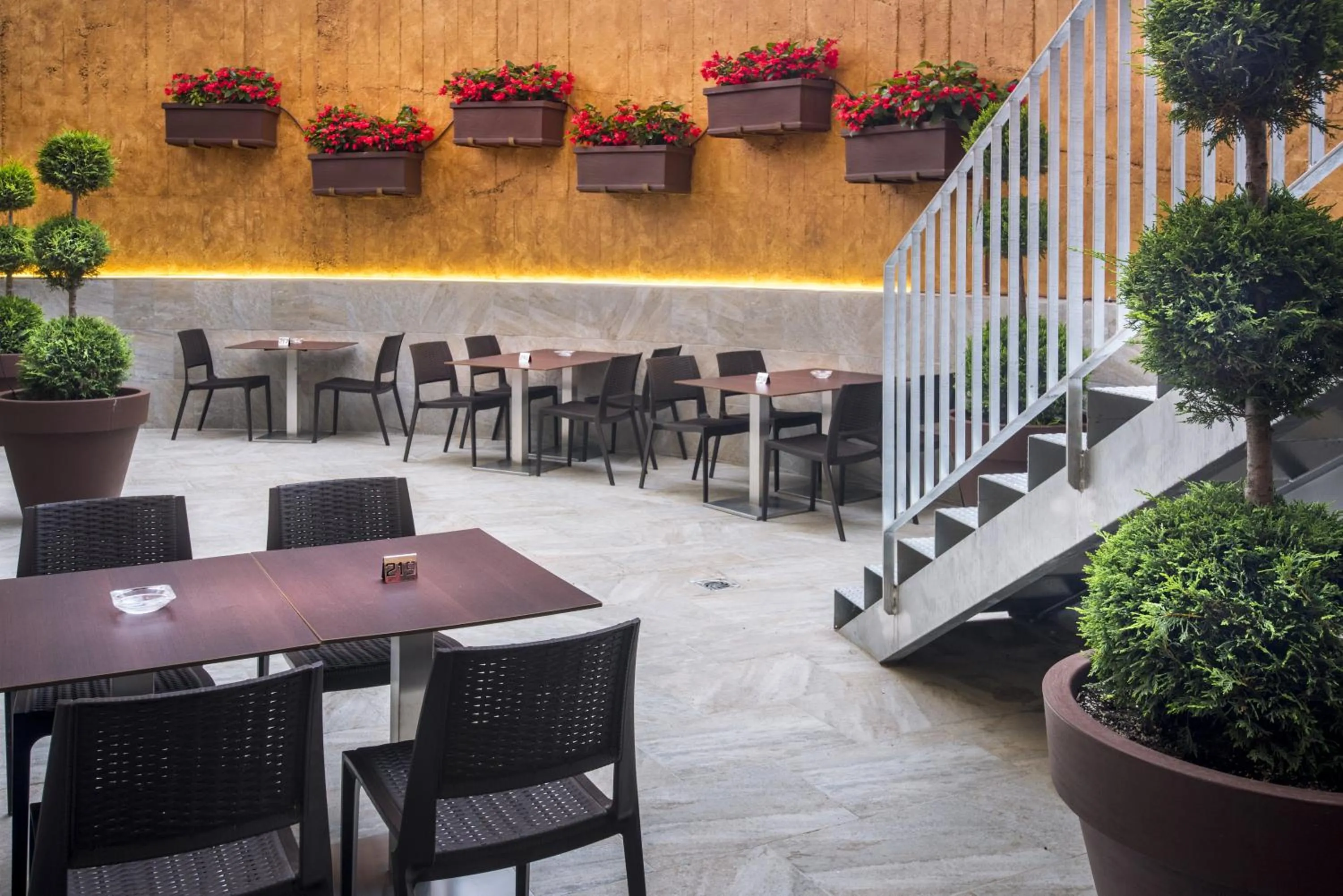 Restaurant/places to eat in GHT Oasis Tossa & Spa