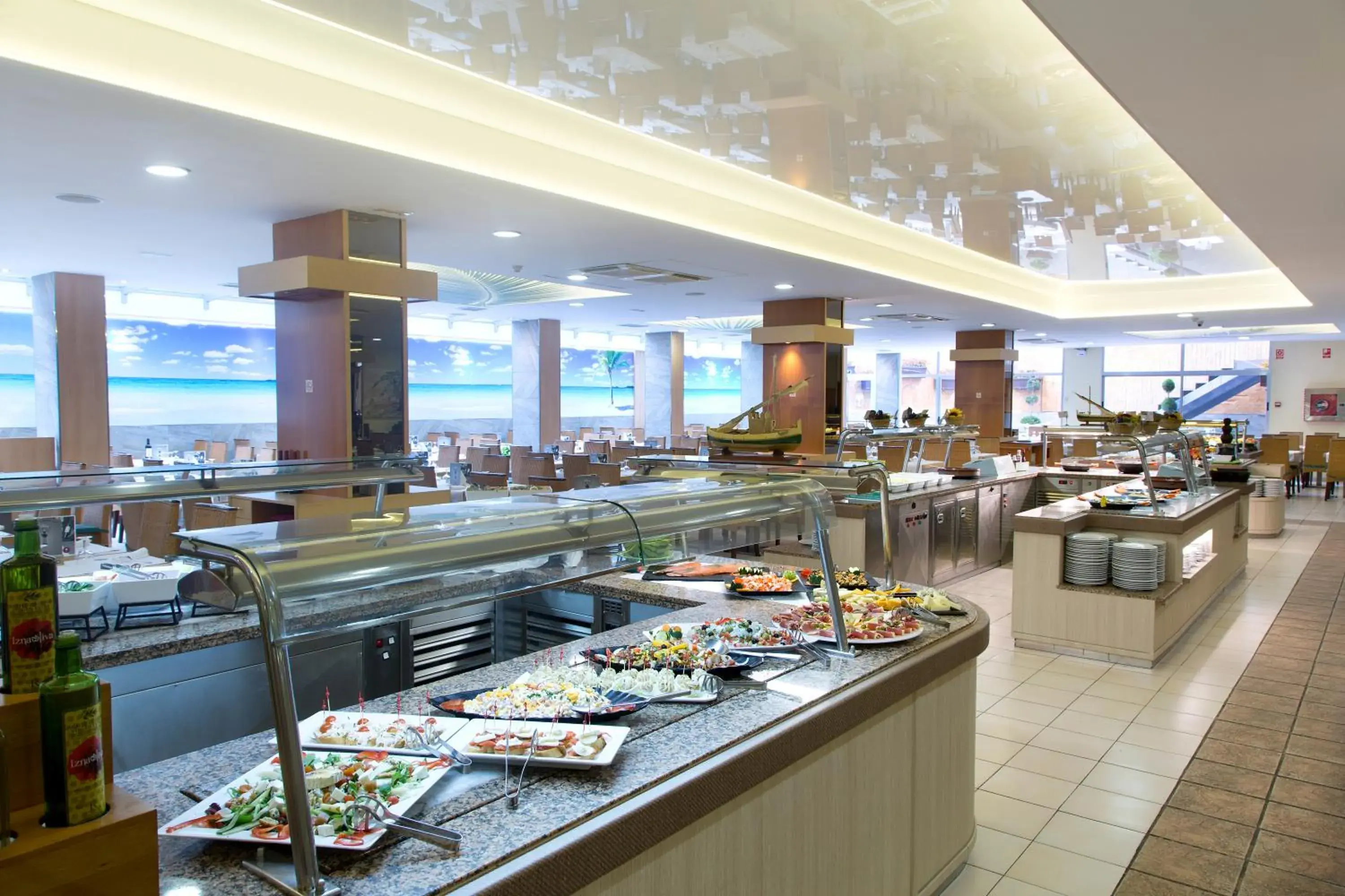 Restaurant/places to eat in GHT Oasis Tossa & Spa Restaurant/places to eat in GHT Oasis Tossa & Spa