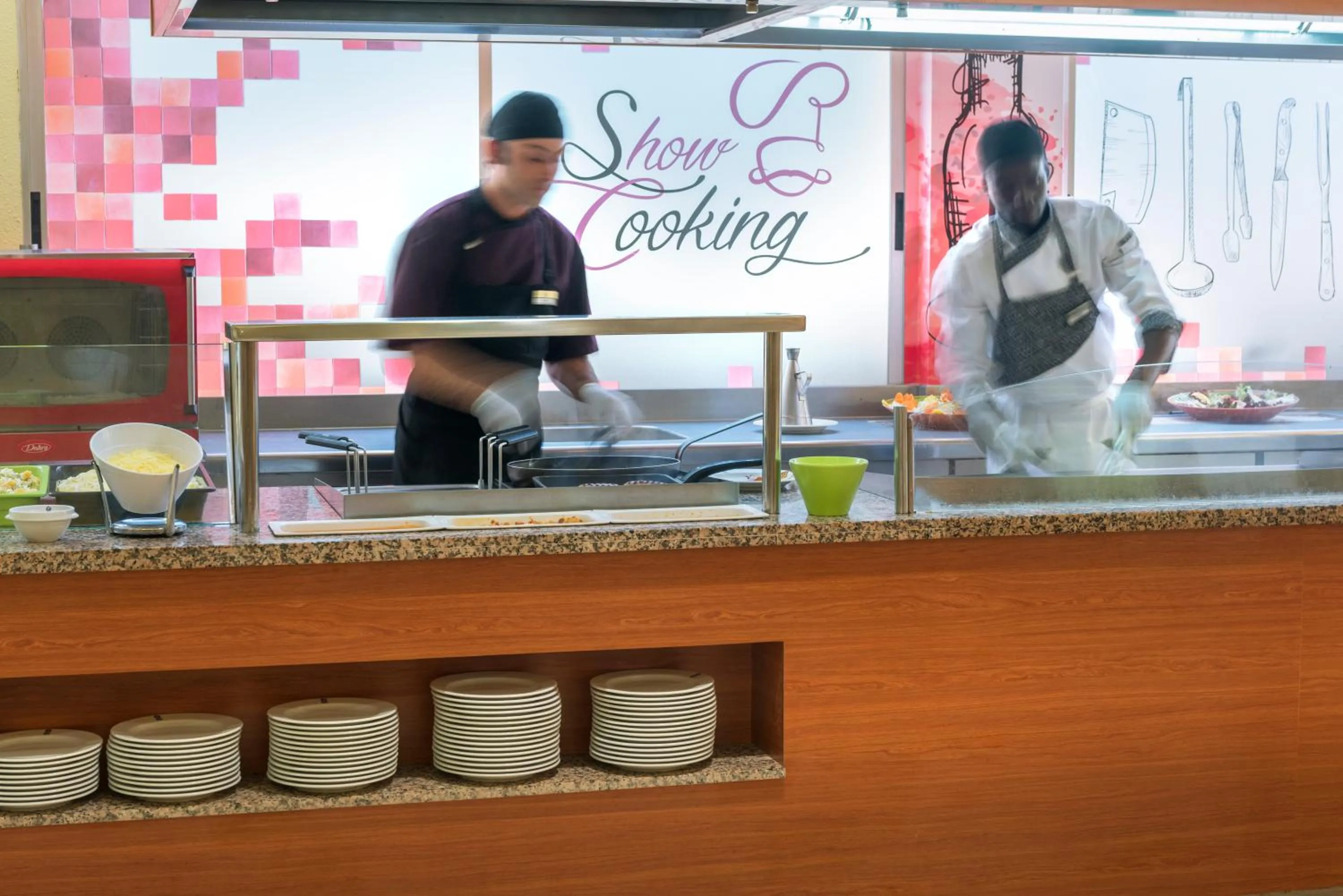 Restaurant/places to eat in GHT Oasis Tossa & Spa