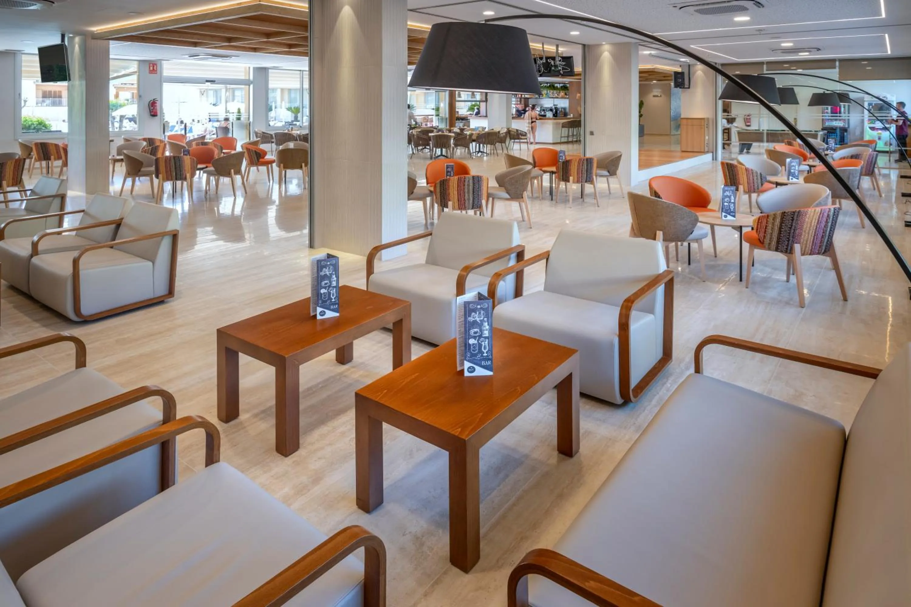 Lounge or bar in GHT Oasis Tossa & Spa