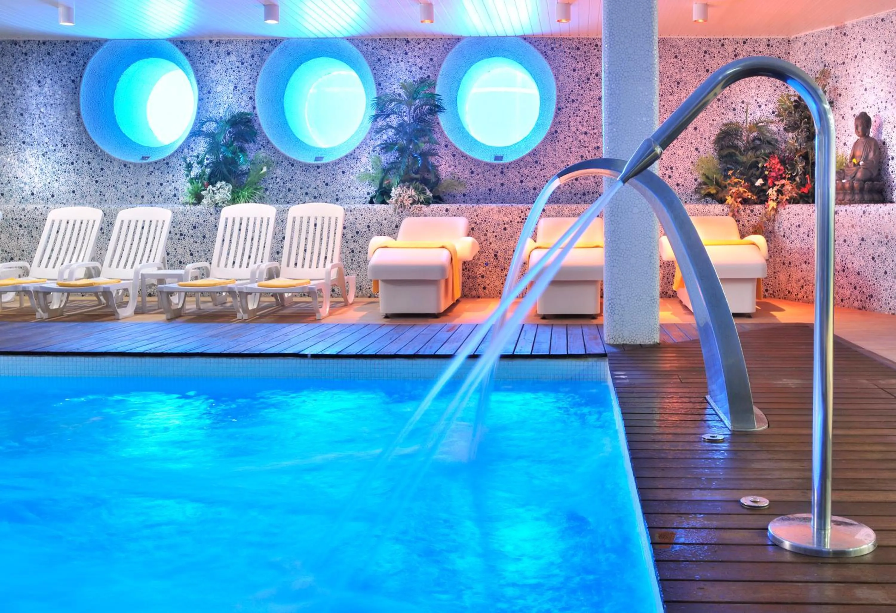 Swimming pool in GHT Oasis Tossa & Spa