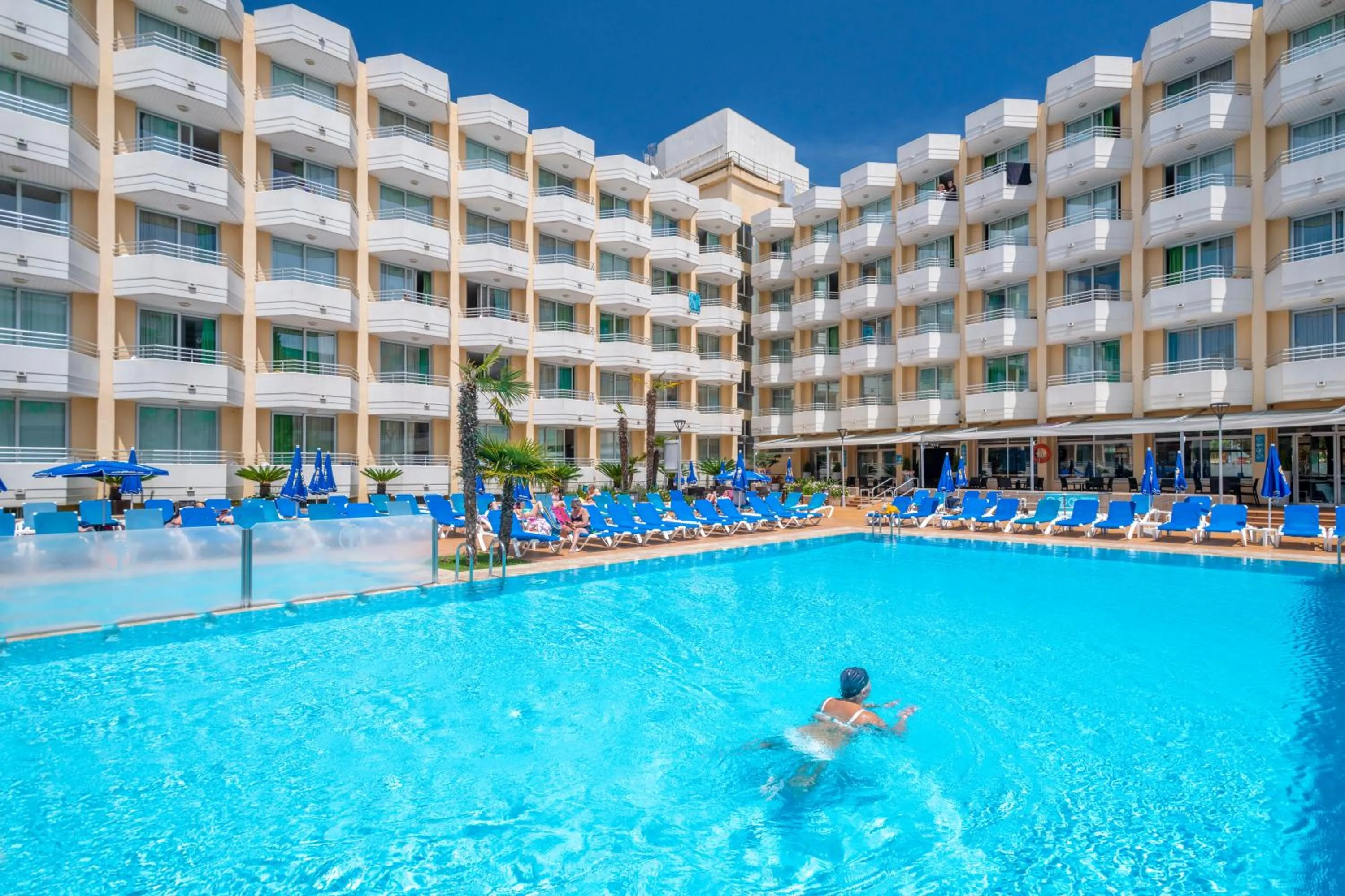 Swimming pool in GHT Oasis Tossa & Spa