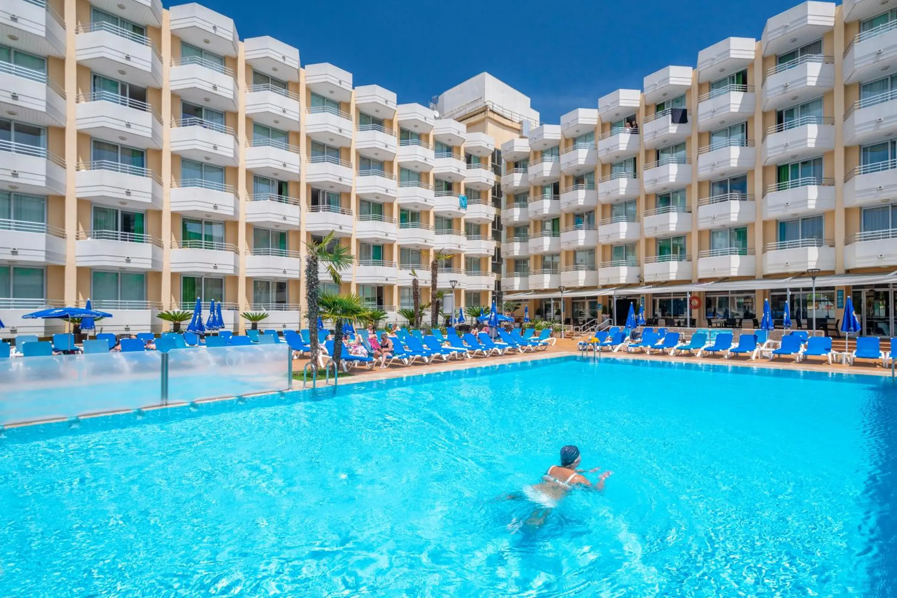 Swimming pool in GHT Oasis Tossa & Spa Swimming pool in GHT Oasis Tossa & Spa