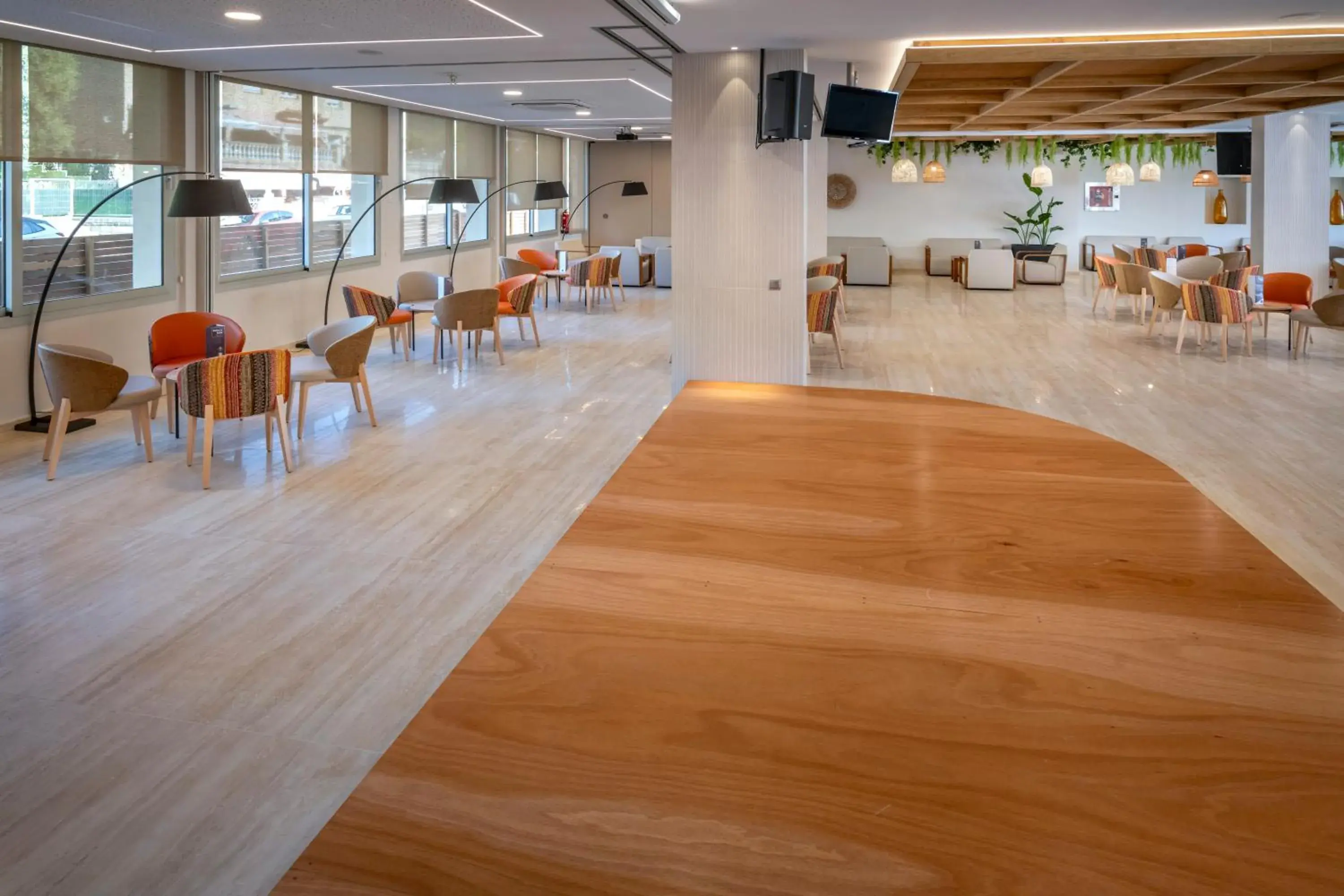 Lounge or bar in GHT Oasis Tossa & Spa Lounge or bar in GHT Oasis Tossa & Spa