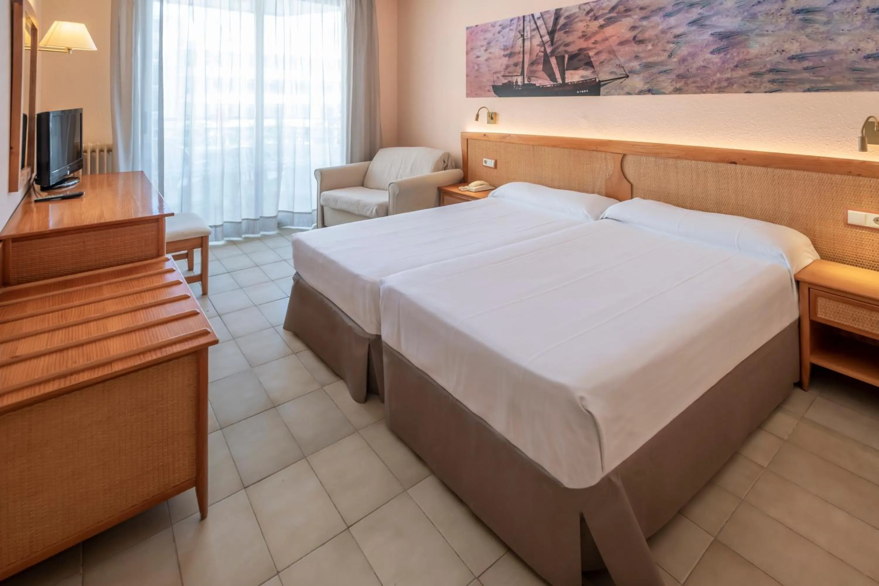 Photo of the whole room, Bed in GHT Oasis Tossa & Spa