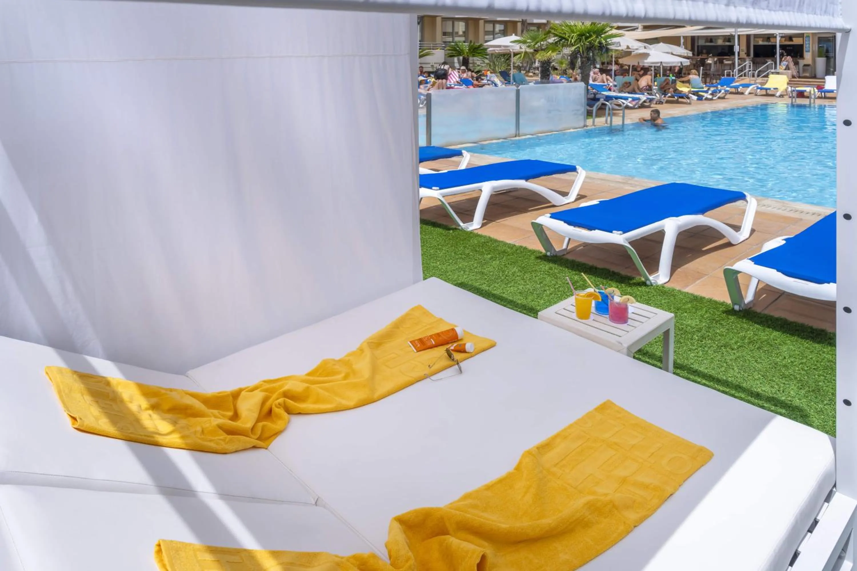 Balcony/Terrace in GHT Oasis Tossa & Spa